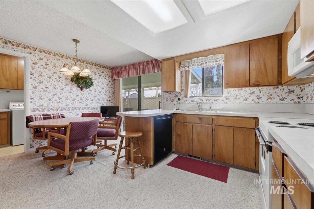 931 Sherman Way, Nampa, Idaho 83686, 5 Bedrooms, 4 Bathrooms, Residential For Sale, Price $199,000, 98978297