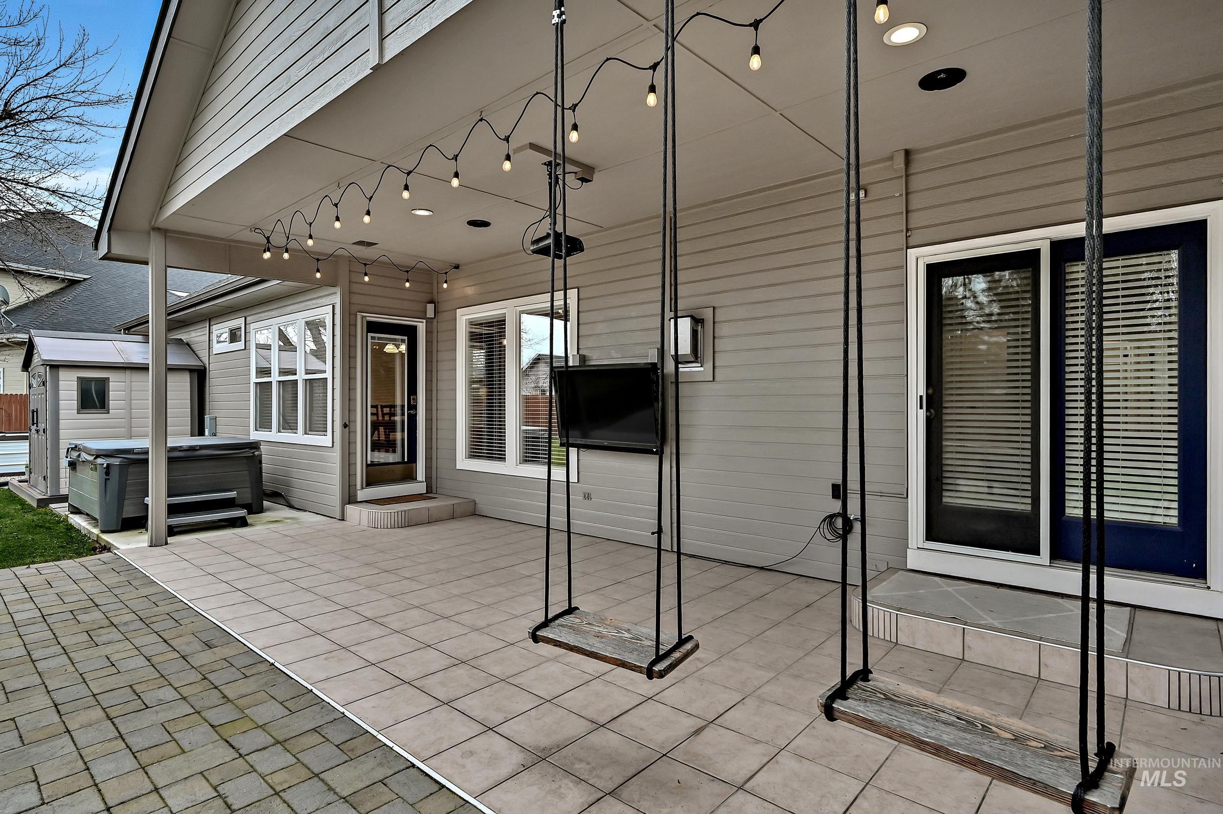 2546 E Ridgedale Dr, Eagle, Idaho 83616, 3 Bedrooms, 2 Bathrooms, Residential For Sale, Price $639,000,MLS 98978299