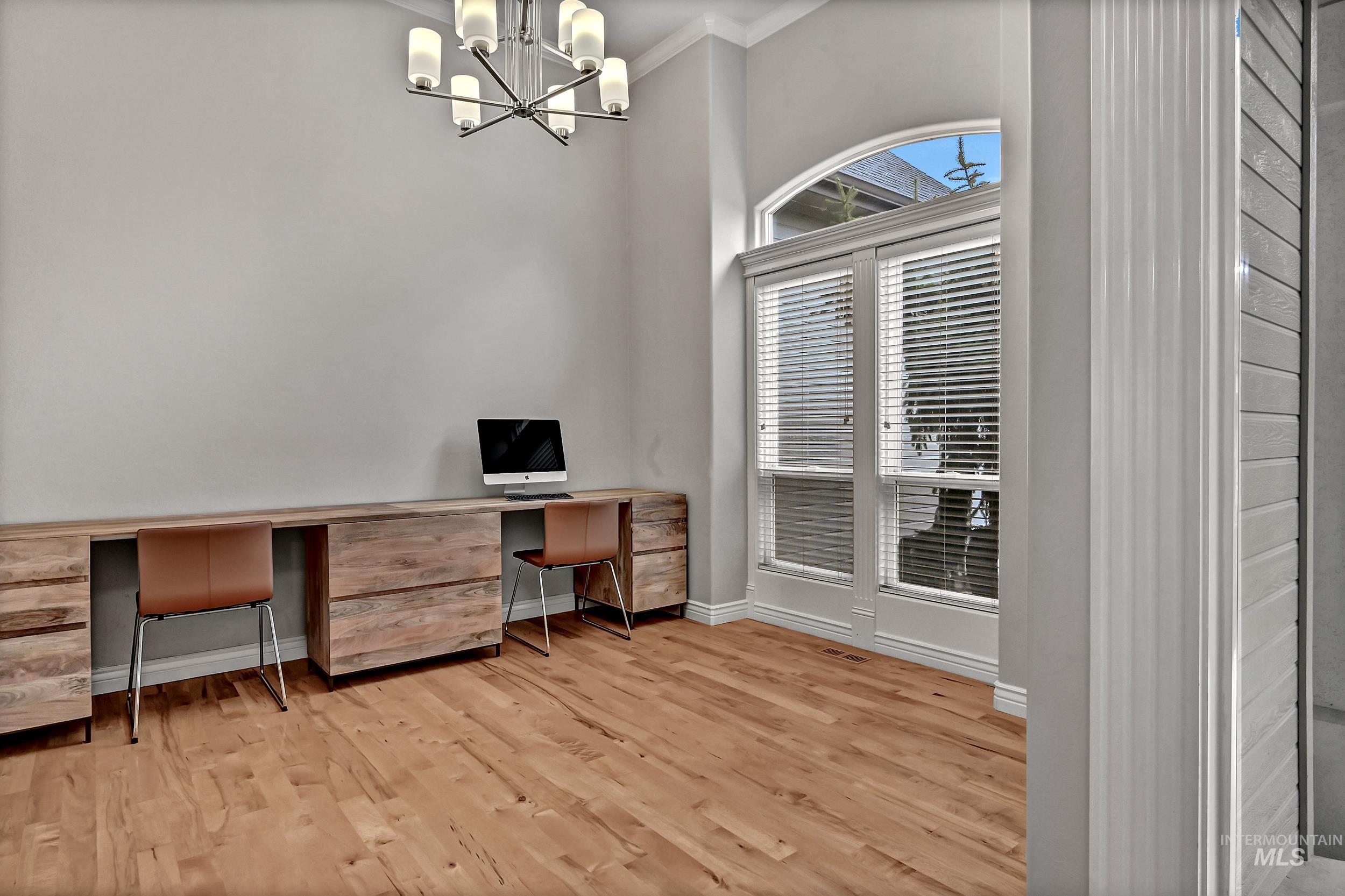 2546 E Ridgedale Dr, Eagle, Idaho 83616, 3 Bedrooms, 2 Bathrooms, Residential For Sale, Price $639,000,MLS 98978299