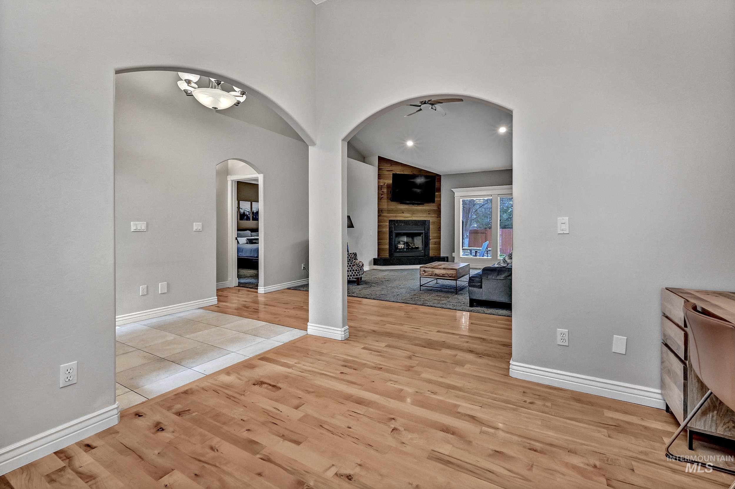 2546 E Ridgedale Dr, Eagle, Idaho 83616, 3 Bedrooms, 2 Bathrooms, Residential For Sale, Price $639,000,MLS 98978299