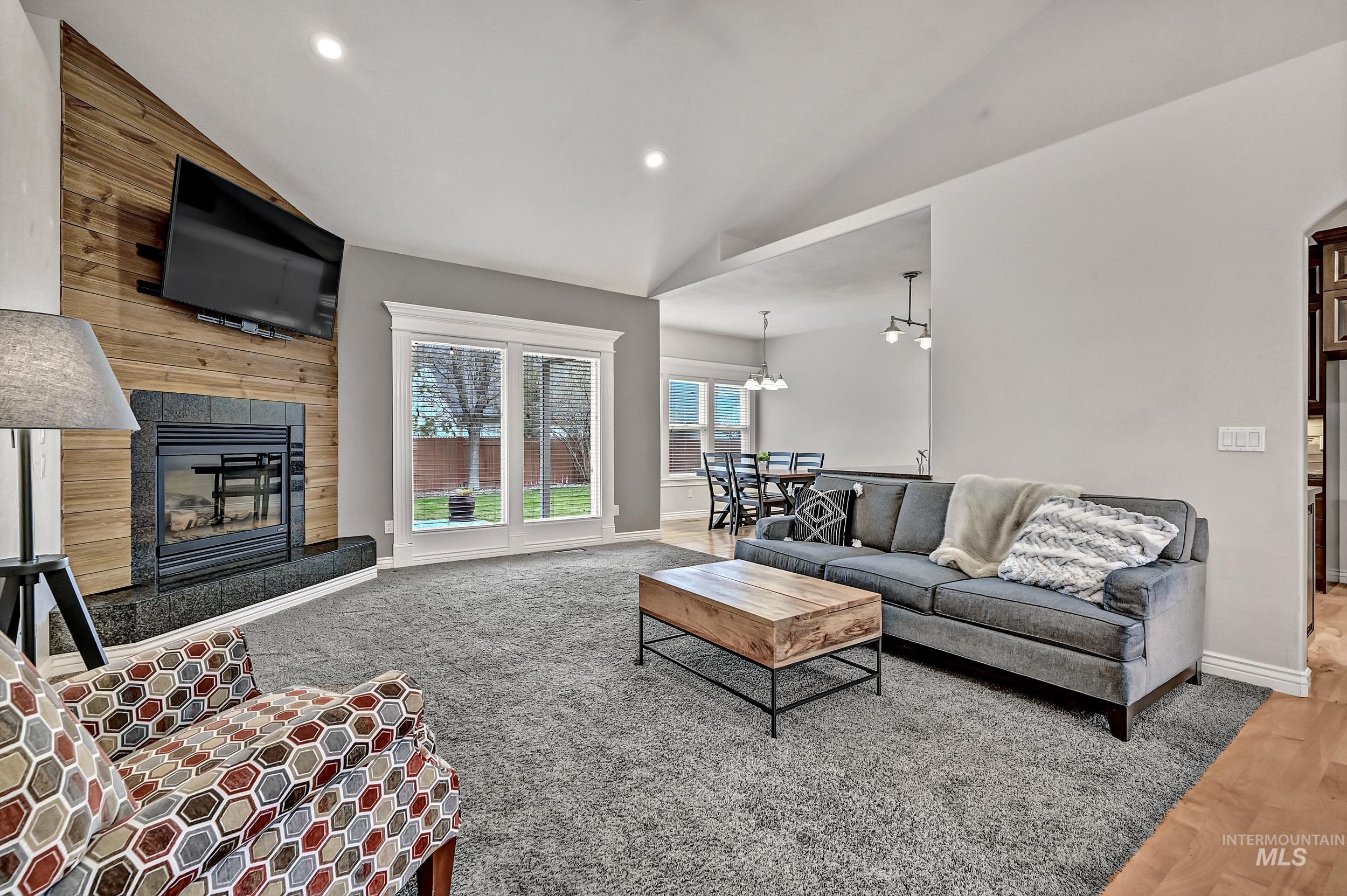 2546 E Ridgedale Dr, Eagle, Idaho 83616, 3 Bedrooms, 2 Bathrooms, Residential For Sale, Price $639,000,MLS 98978299