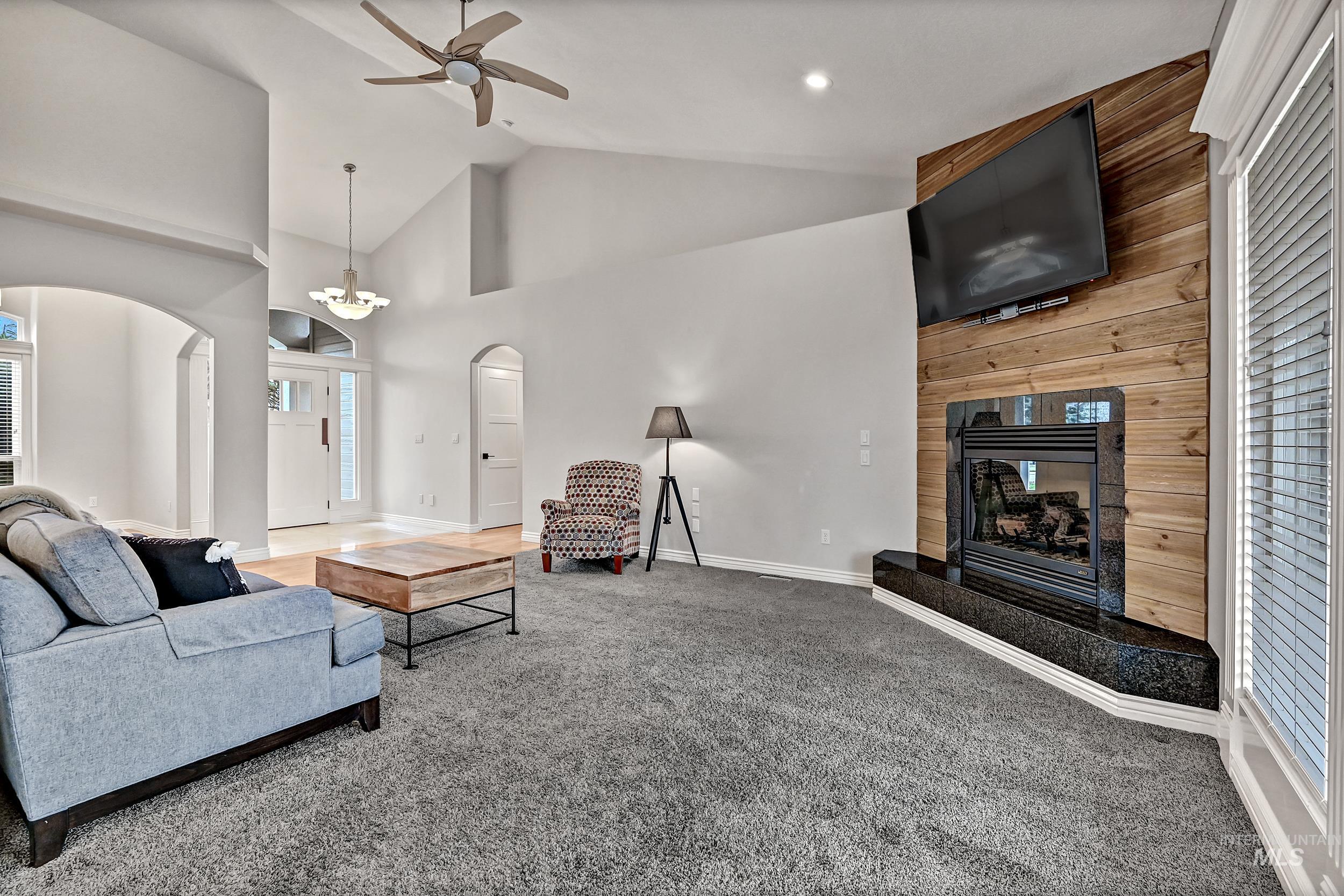 2546 E Ridgedale Dr, Eagle, Idaho 83616, 3 Bedrooms, 2 Bathrooms, Residential For Sale, Price $639,000,MLS 98978299