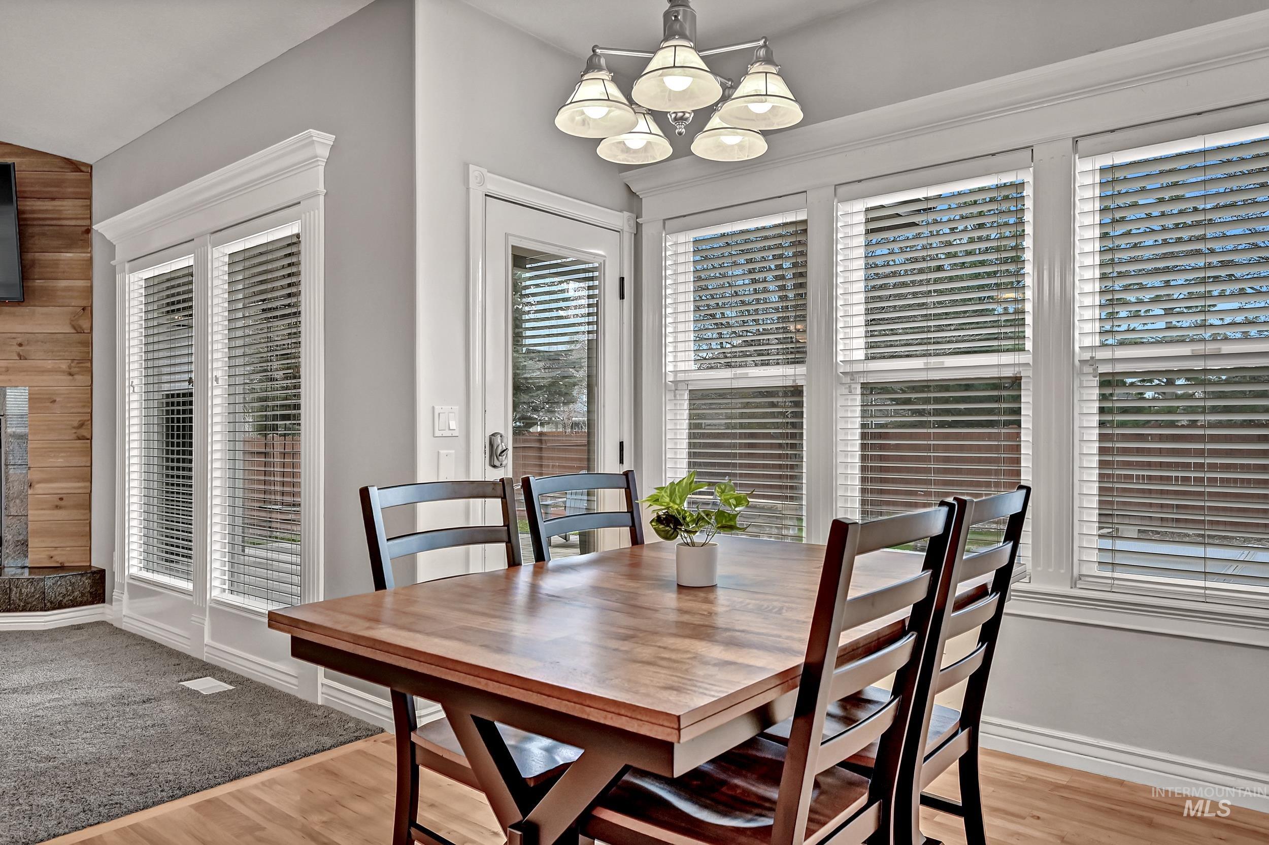 2546 E Ridgedale Dr, Eagle, Idaho 83616, 3 Bedrooms, 2 Bathrooms, Residential For Sale, Price $639,000,MLS 98978299