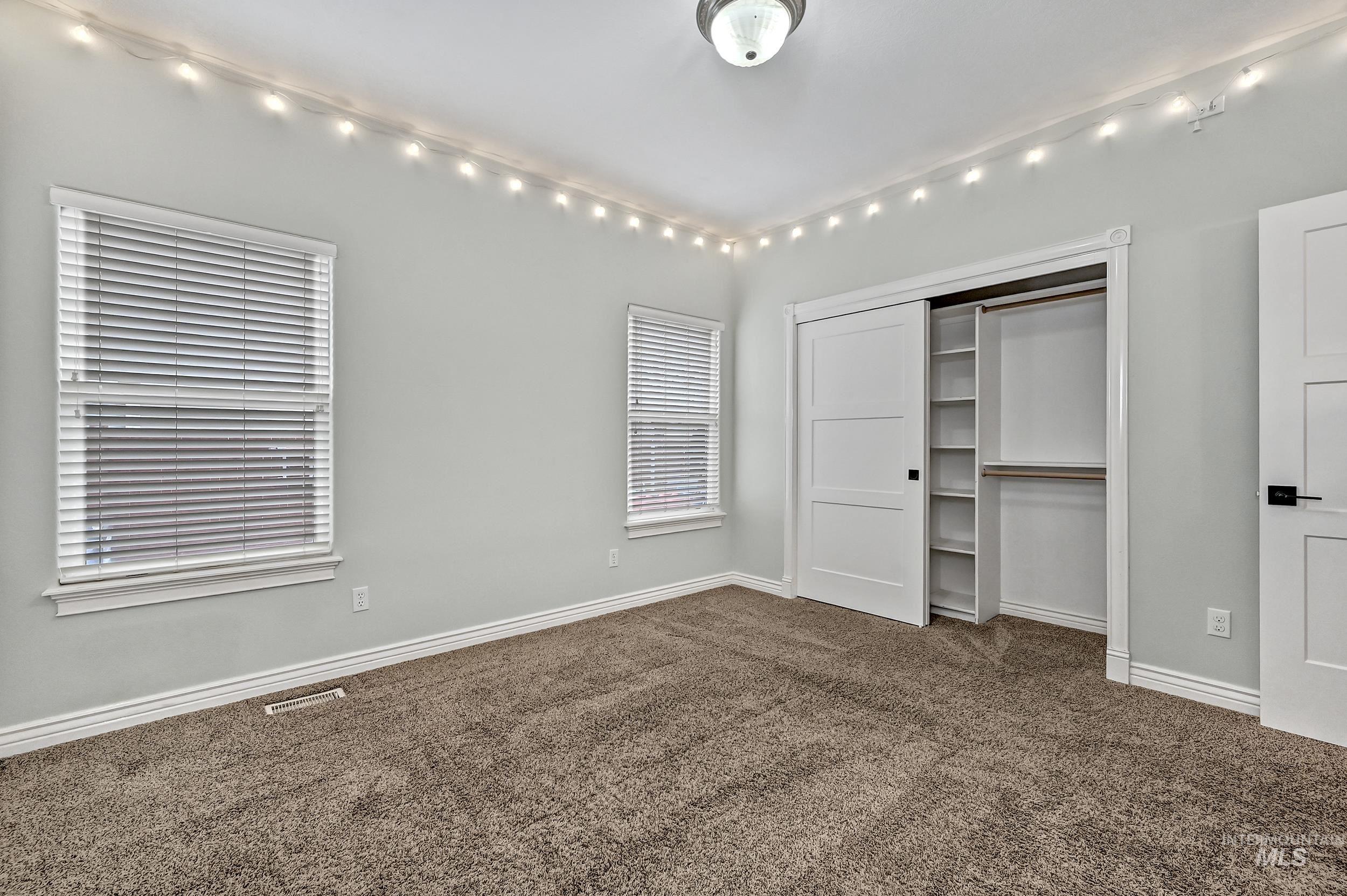 2546 E Ridgedale Dr, Eagle, Idaho 83616, 3 Bedrooms, 2 Bathrooms, Residential For Sale, Price $639,000,MLS 98978299