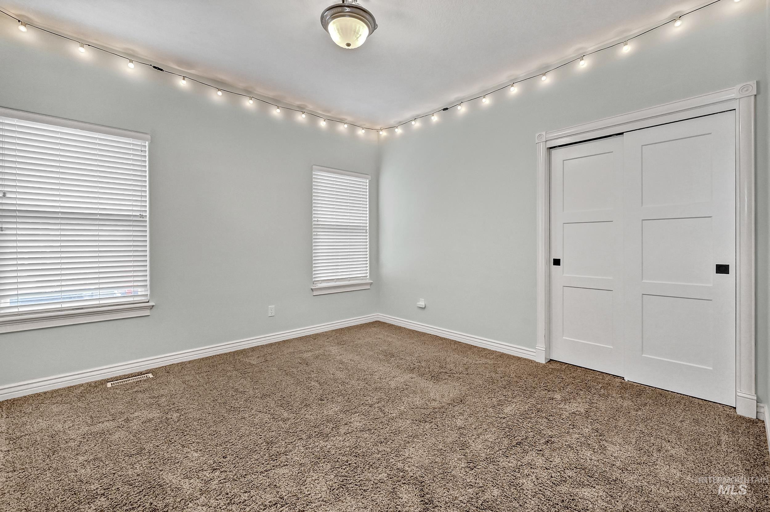 2546 E Ridgedale Dr, Eagle, Idaho 83616, 3 Bedrooms, 2 Bathrooms, Residential For Sale, Price $639,000,MLS 98978299