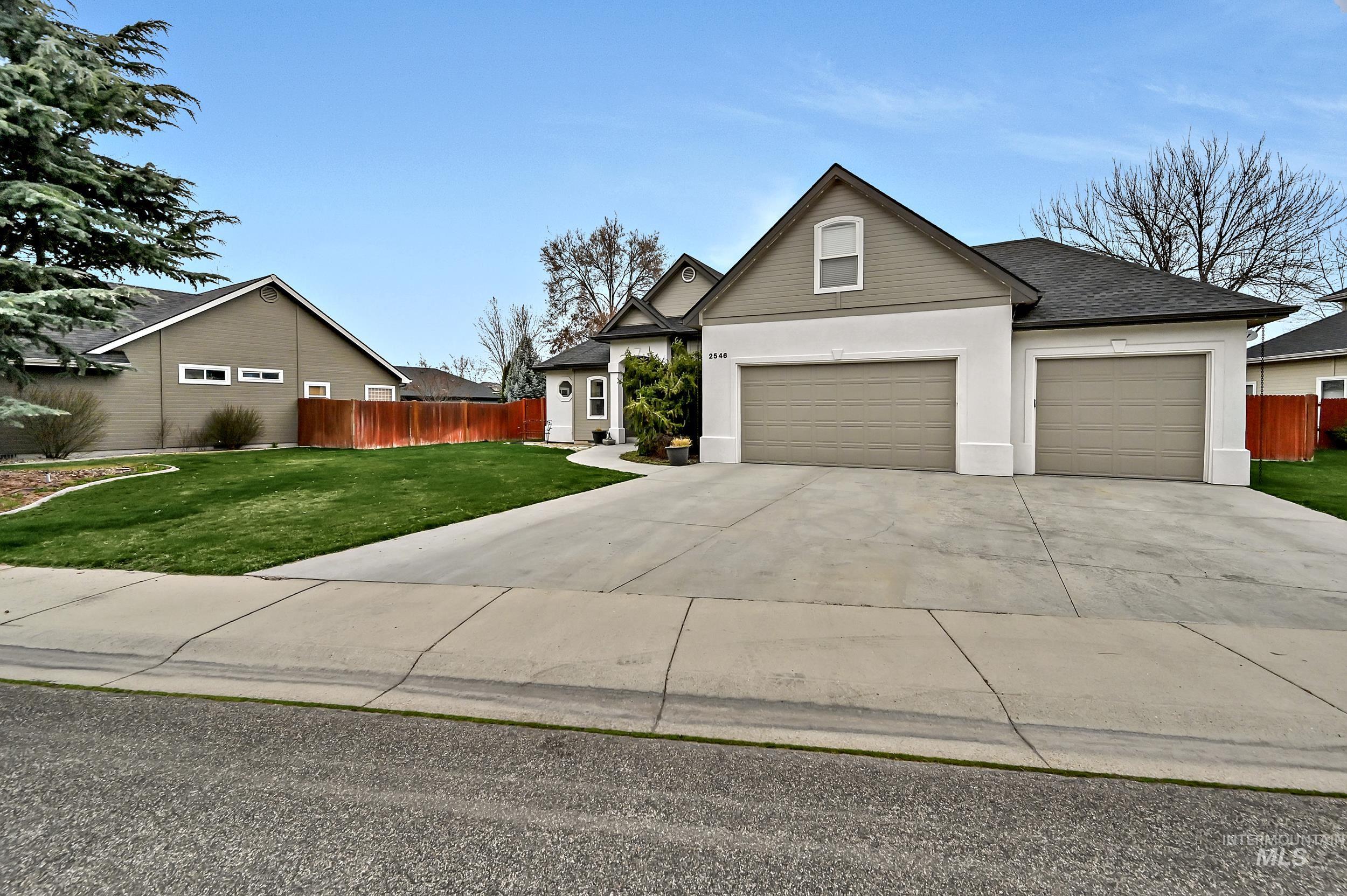 2546 E Ridgedale Dr, Eagle, Idaho 83616, 3 Bedrooms, 2 Bathrooms, Residential For Sale, Price $639,000,MLS 98978299