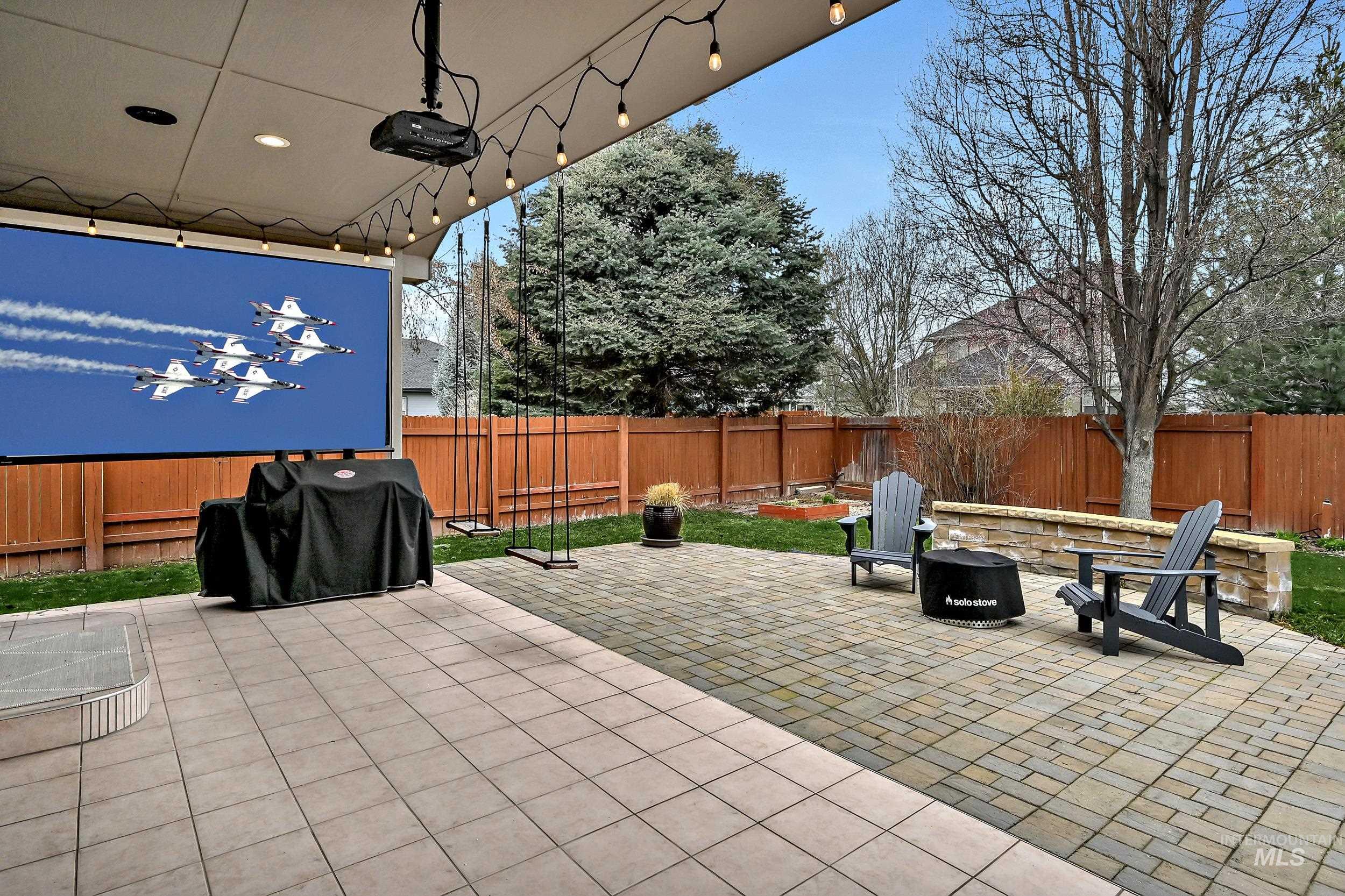 2546 E Ridgedale Dr, Eagle, Idaho 83616, 3 Bedrooms, 2 Bathrooms, Residential For Sale, Price $639,000,MLS 98978299