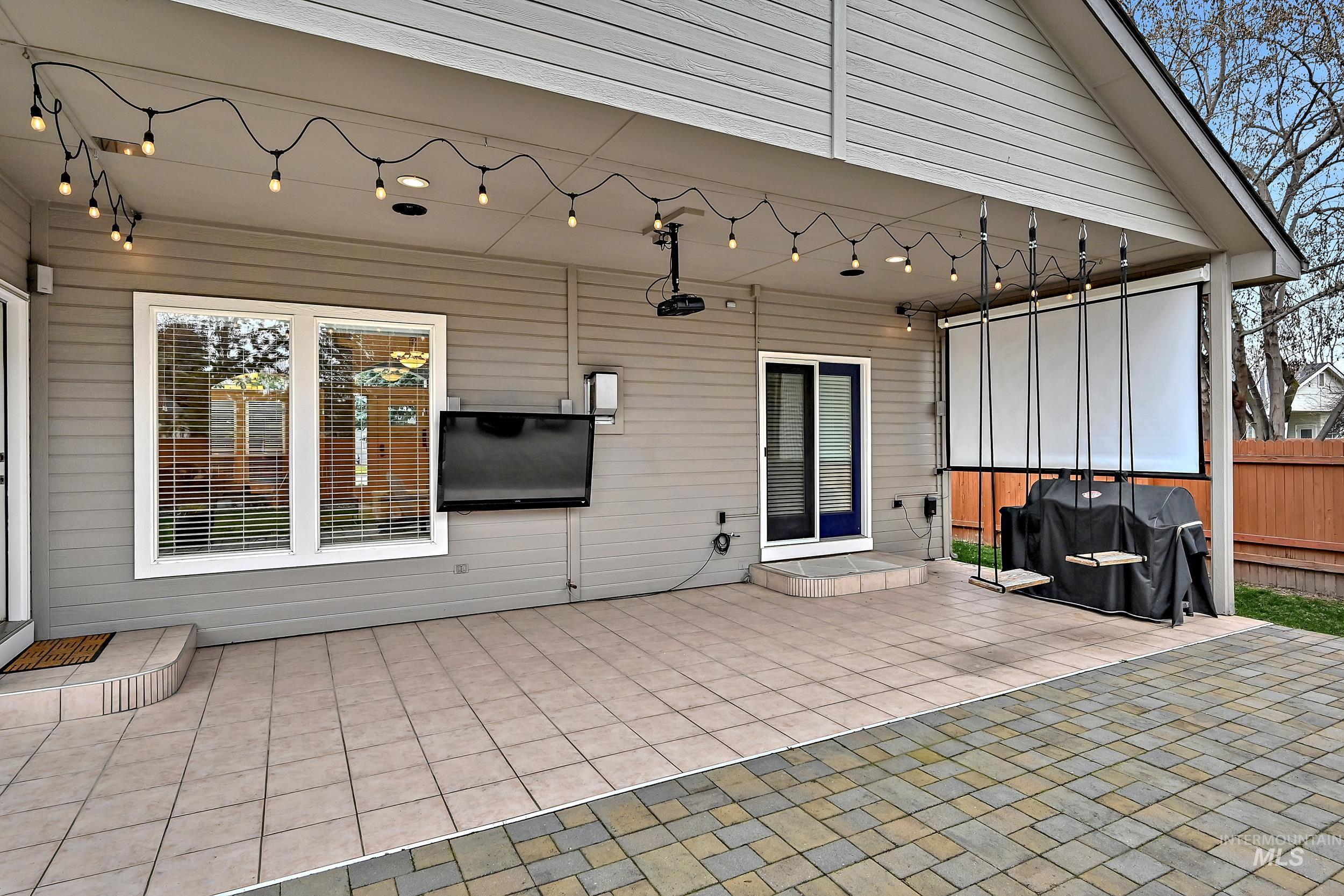 2546 E Ridgedale Dr, Eagle, Idaho 83616, 3 Bedrooms, 2 Bathrooms, Residential For Sale, Price $639,000,MLS 98978299