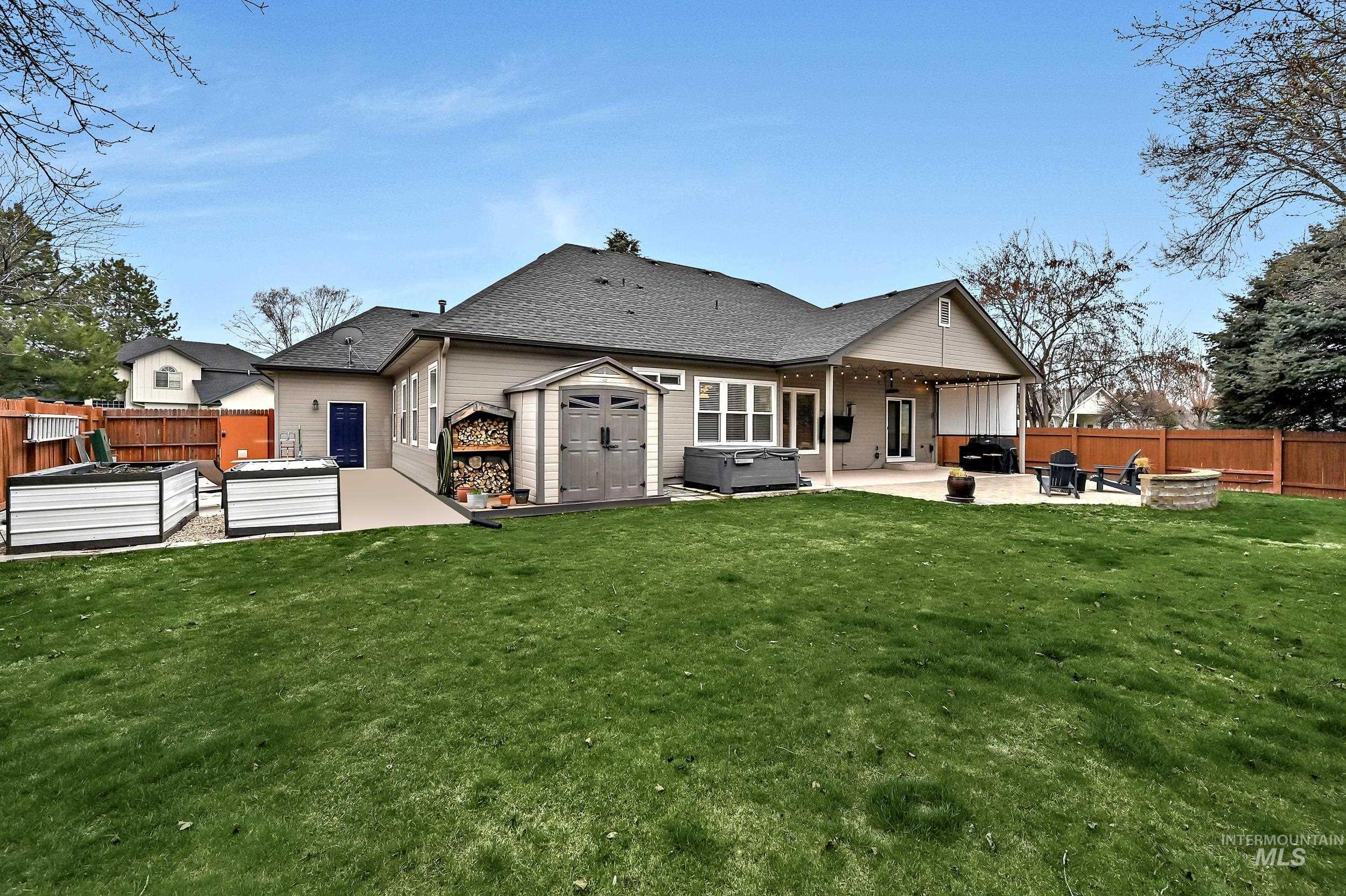 2546 E Ridgedale Dr, Eagle, Idaho 83616, 3 Bedrooms, 2 Bathrooms, Residential For Sale, Price $639,000,MLS 98978299