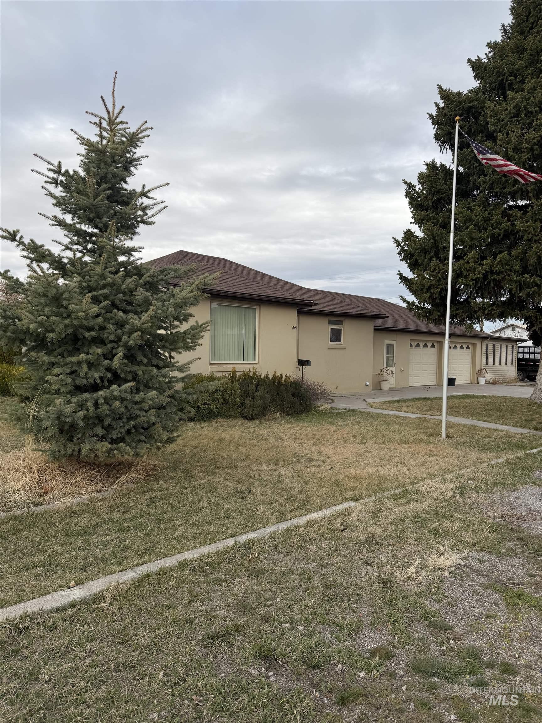 302 E 7th Street, Burley, Idaho 83318, 3 Bedrooms, 2 Bathrooms, Residential For Sale, Price $255,000,MLS 98978300
