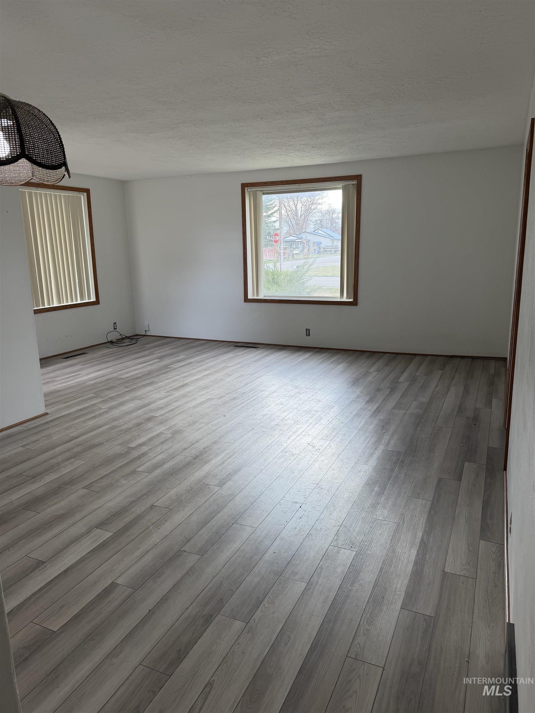 302 E 7th Street, Burley, Idaho 83318, 3 Bedrooms, 2 Bathrooms, Residential For Sale, Price $255,000,MLS 98978300