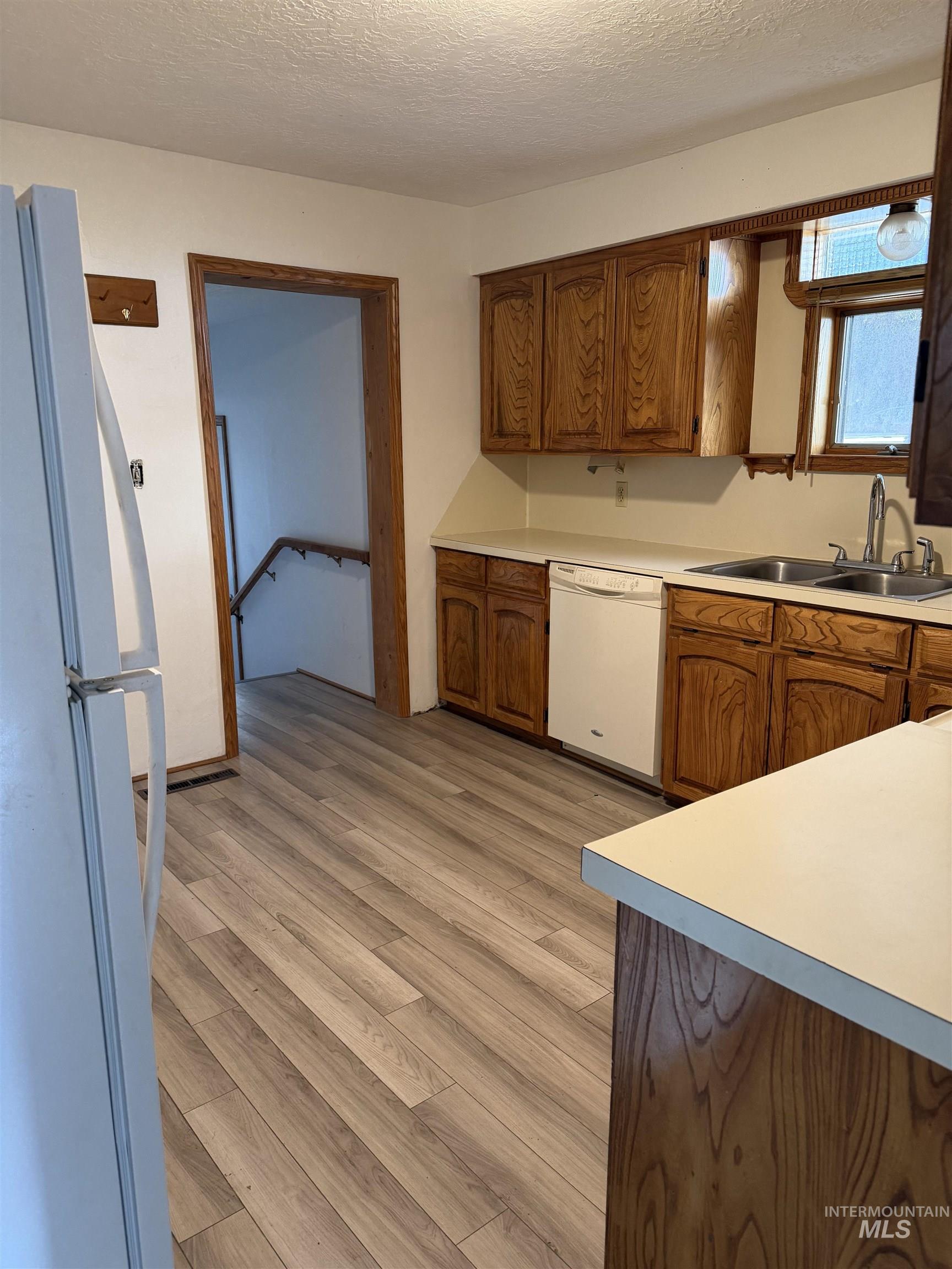 302 E 7th Street, Burley, Idaho 83318, 3 Bedrooms, 2 Bathrooms, Residential For Sale, Price $255,000,MLS 98978300