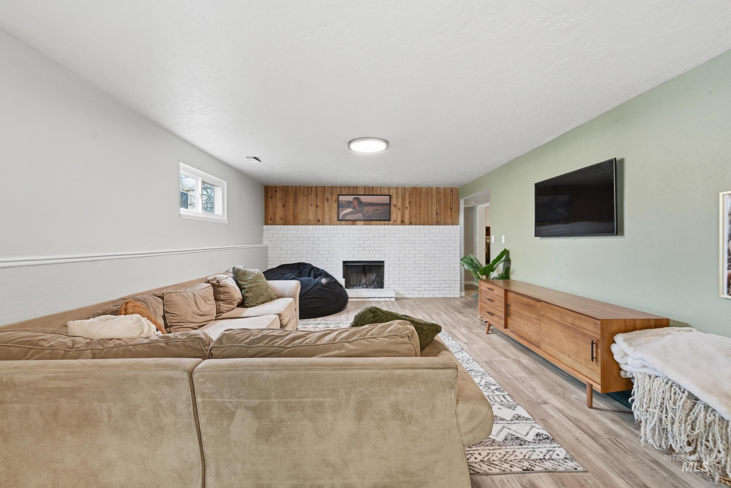 2994 S Ithaca Ave, Boise, Idaho 83709, 6 Bedrooms, 3 Bathrooms, Residential For Sale, Price $689,000,MLS 98978301