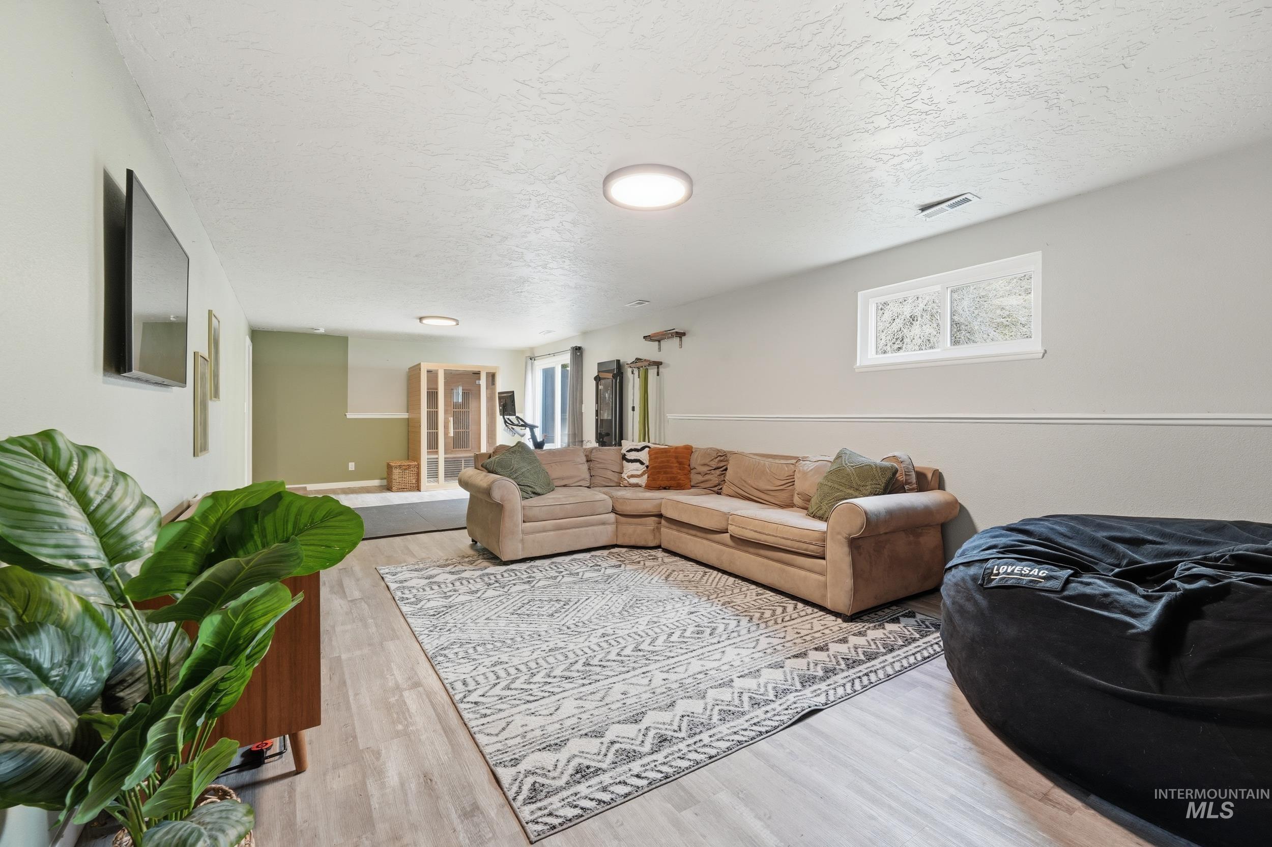 2994 S Ithaca Ave, Boise, Idaho 83709, 6 Bedrooms, 3 Bathrooms, Residential For Sale, Price $735,000,MLS 98978301