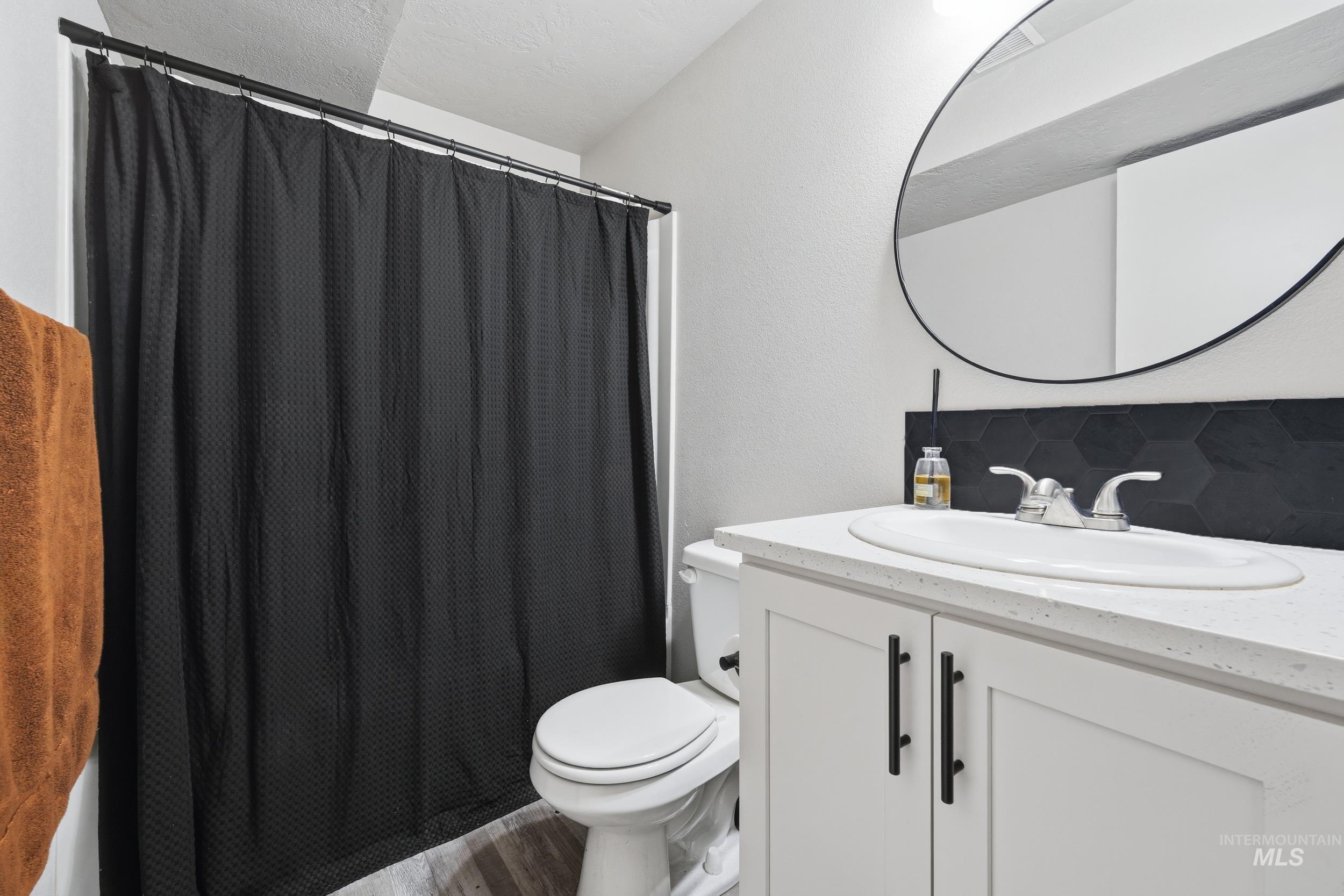 2994 S Ithaca Ave, Boise, Idaho 83709, 6 Bedrooms, 3 Bathrooms, Residential For Sale, Price $689,000,MLS 98978301