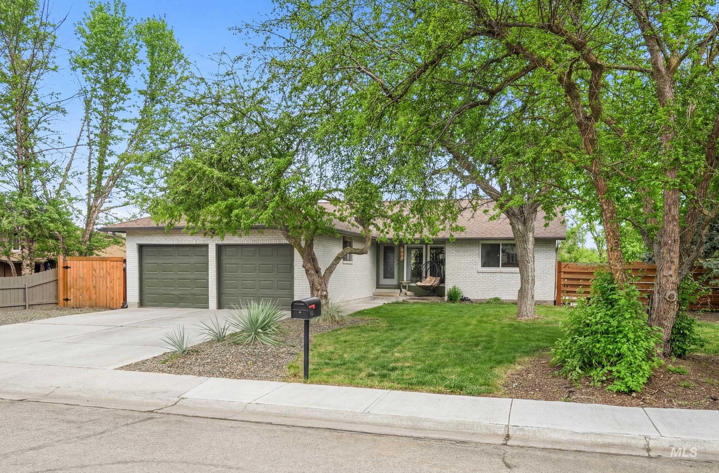 2994 S Ithaca Ave, Boise, Idaho 83709, 6 Bedrooms, 3 Bathrooms, Residential For Sale, Price $735,000,MLS 98978301