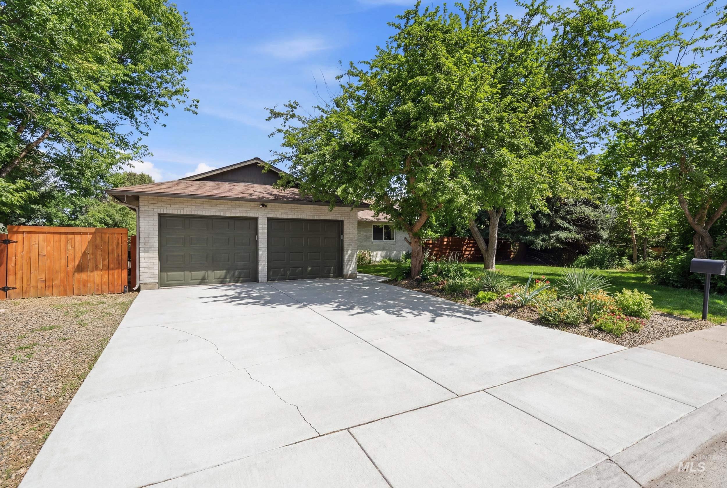 2994 S Ithaca Ave, Boise, Idaho 83709, 6 Bedrooms, 3 Bathrooms, Residential For Sale, Price $735,000,MLS 98978301