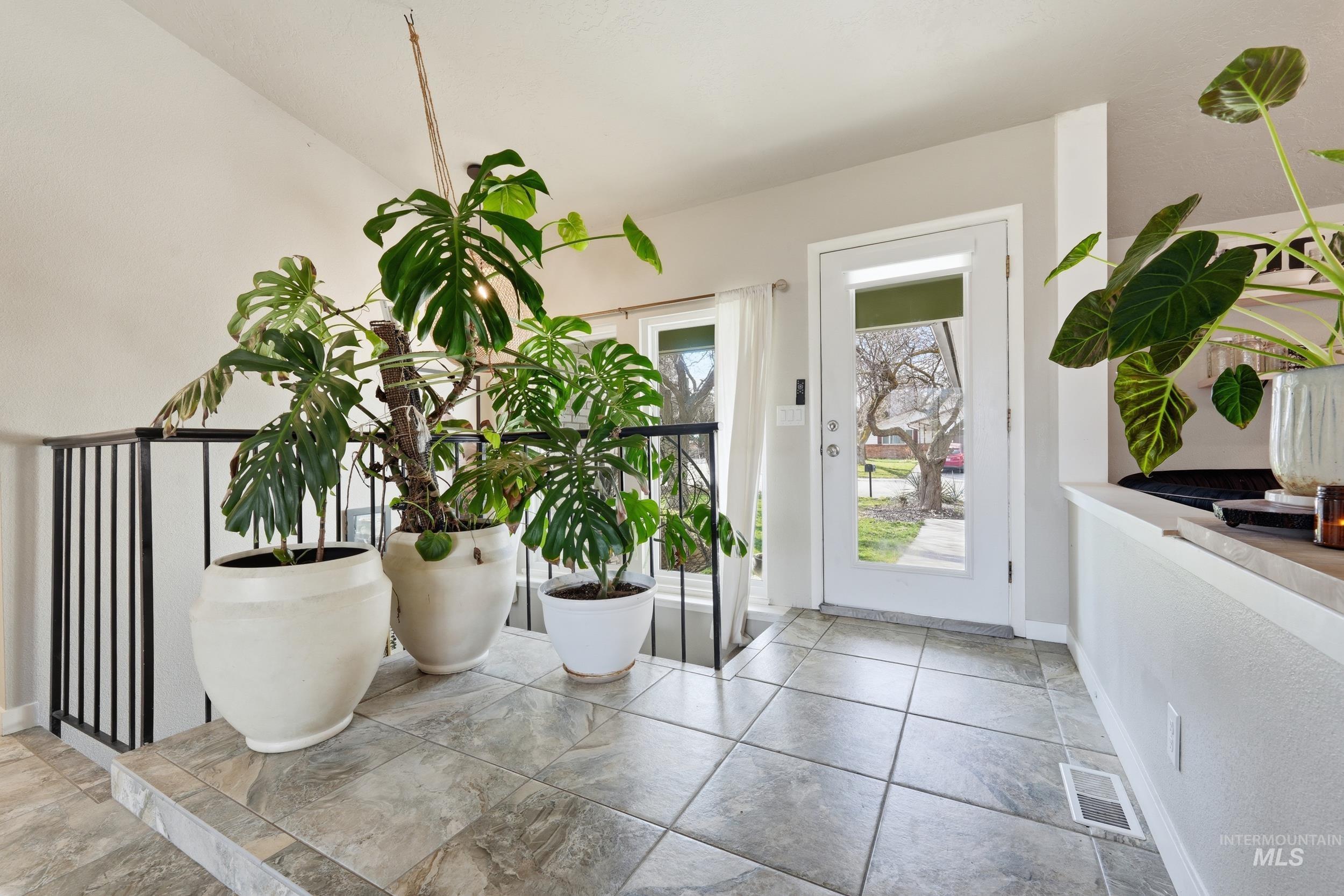 2994 S Ithaca Ave, Boise, Idaho 83709, 6 Bedrooms, 3 Bathrooms, Residential For Sale, Price $750,000,MLS 98978301