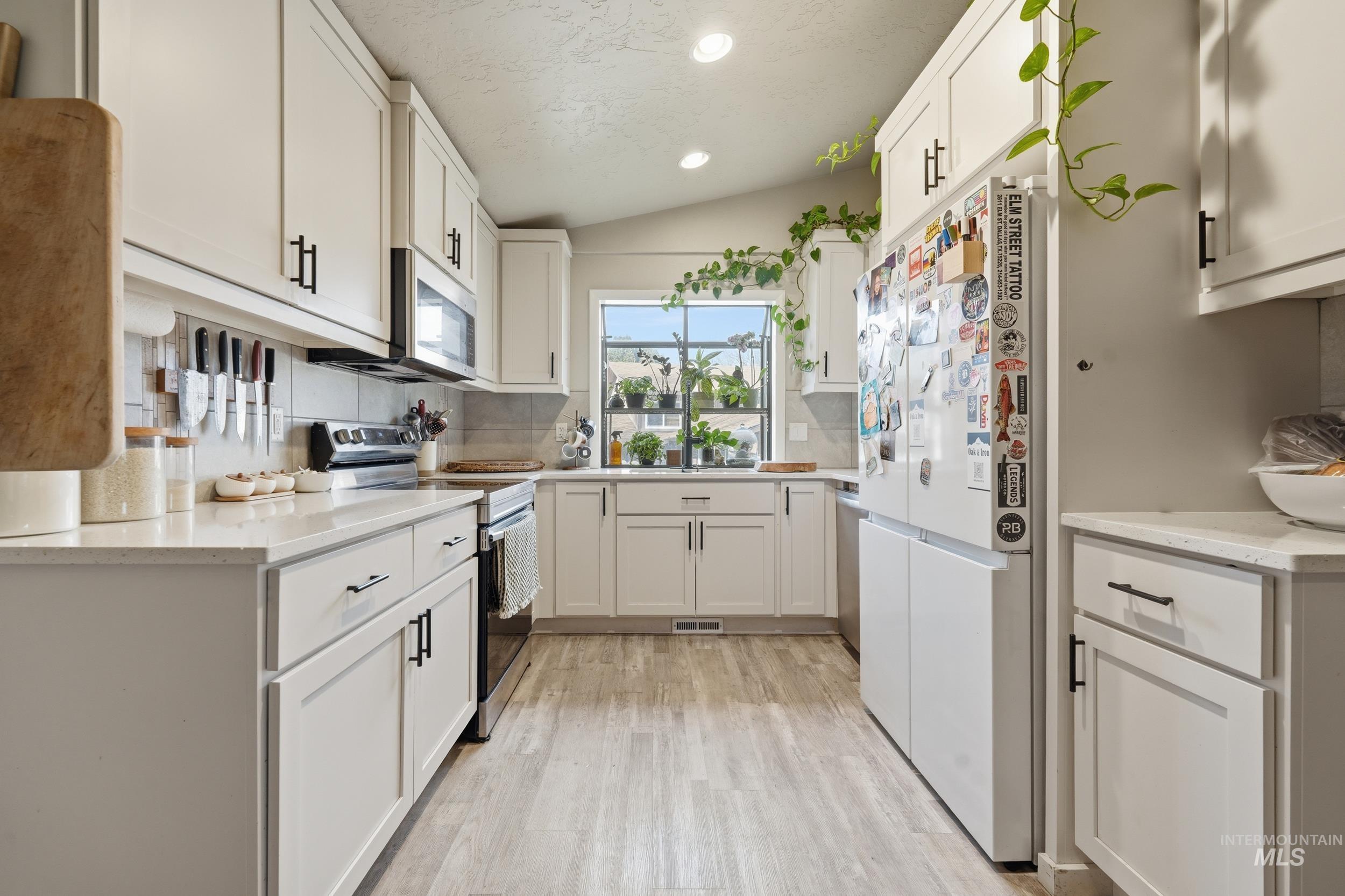 2994 S Ithaca Ave, Boise, Idaho 83709, 6 Bedrooms, 3 Bathrooms, Residential For Sale, Price $689,000,MLS 98978301