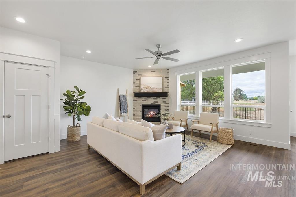 4583 S Courvoisier Pl, Meridian, Idaho 83642, 4 Bedrooms, 2.5 Bathrooms, Residential For Sale, Price $599,900,MLS 98978304