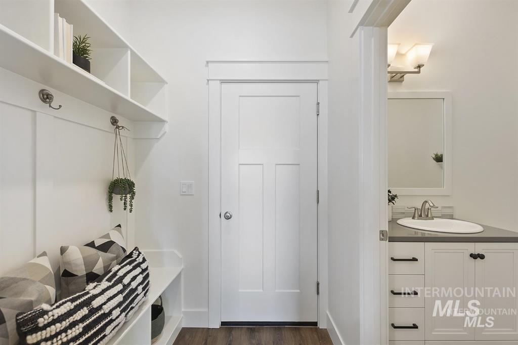 4583 S Courvoisier Pl, Meridian, Idaho 83642, 4 Bedrooms, 2.5 Bathrooms, Residential For Sale, Price $599,900,MLS 98978304