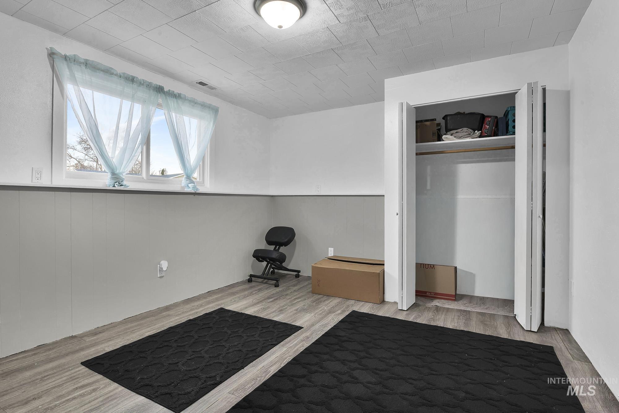 1000 Sweetwood Cir, Nampa, Idaho 83651, 5 Bedrooms, 2 Bathrooms, Residential For Sale, Price $399,900,MLS 98978307