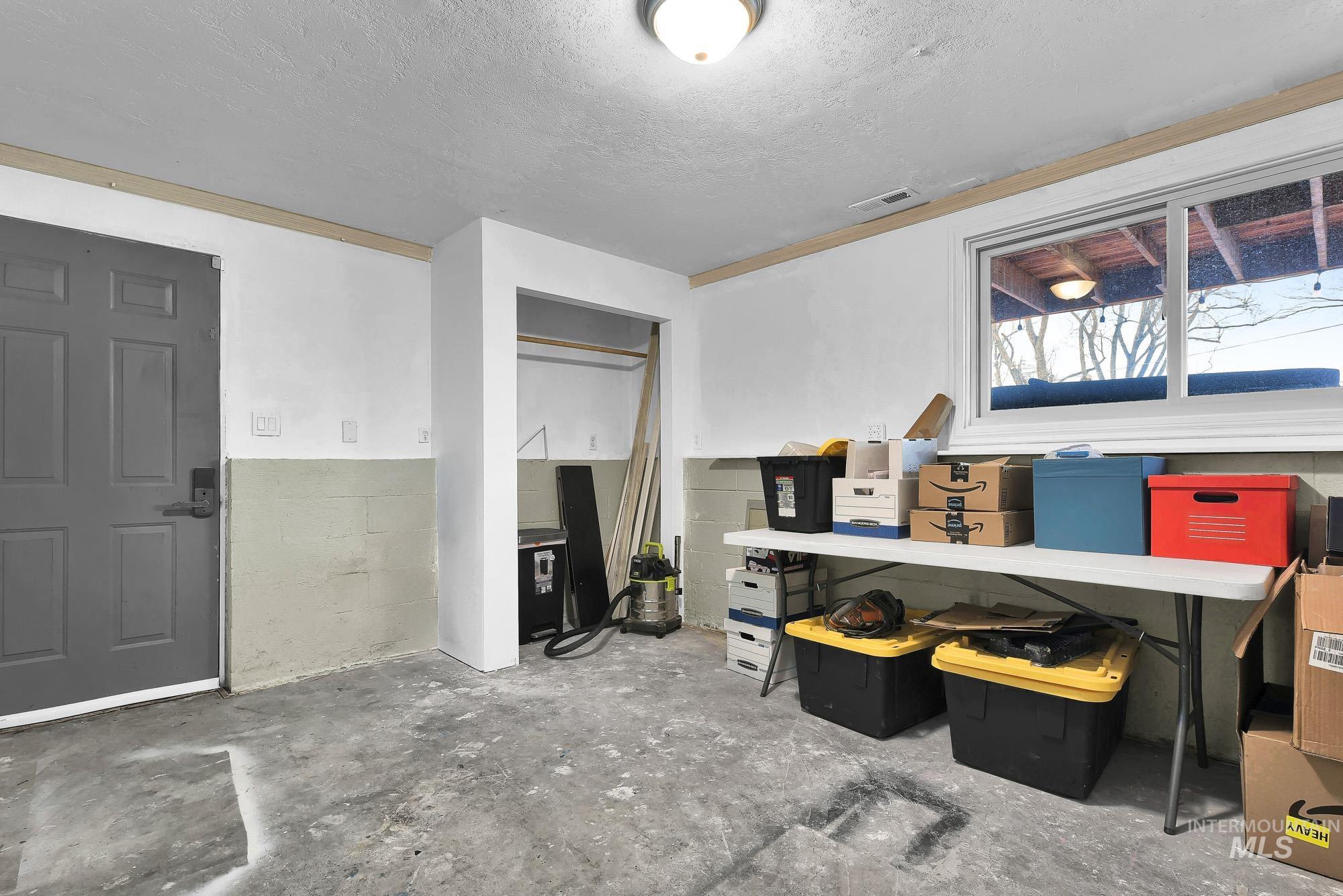 1000 Sweetwood Cir, Nampa, Idaho 83651, 5 Bedrooms, 2 Bathrooms, Residential For Sale, Price $399,900,MLS 98978307