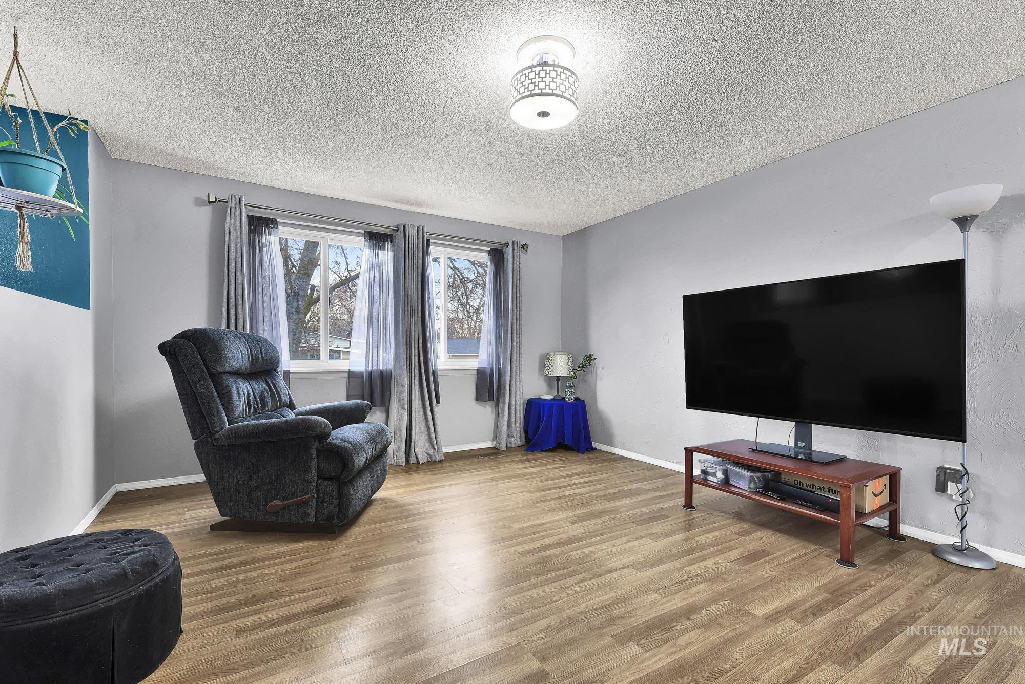 1000 Sweetwood Cir, Nampa, Idaho 83651, 5 Bedrooms, 2 Bathrooms, Residential For Sale, Price $399,900,MLS 98978307