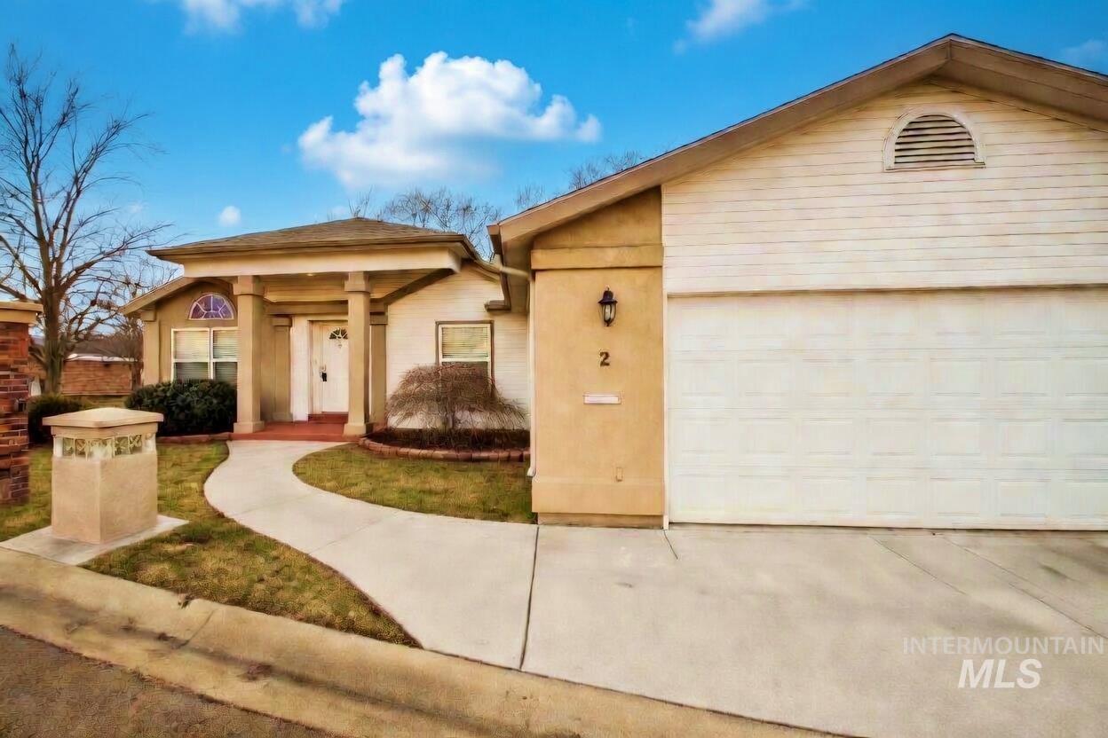 421 S Curtis Rd., Boise, Idaho 83705, 3 Bedrooms, 2 Bathrooms, Residential For Sale, Price $290,000,MLS 98978308