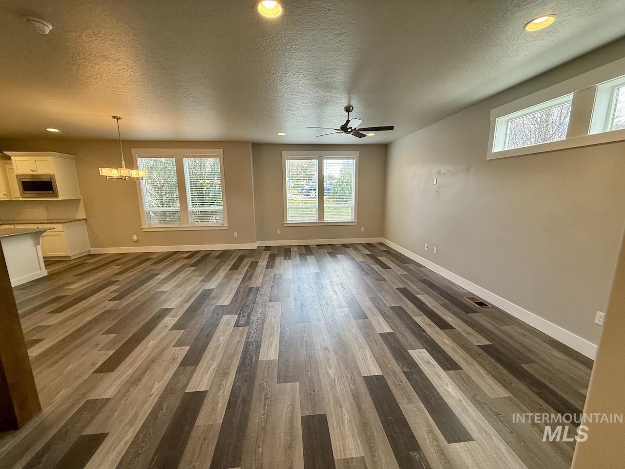 76 E Ranch Dr, Eagle, Idaho 83616, 3 Bedrooms, 2.5 Bathrooms, Residential For Sale, Price $495,000,MLS 98978310