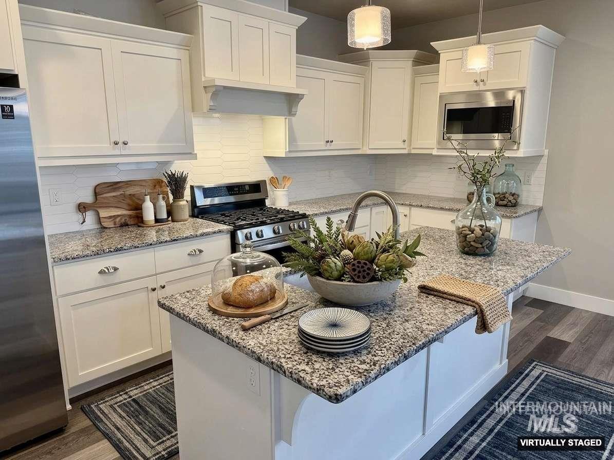 76 E Ranch Dr, Eagle, Idaho 83616, 3 Bedrooms, 2.5 Bathrooms, Residential For Sale, Price $495,000,MLS 98978310