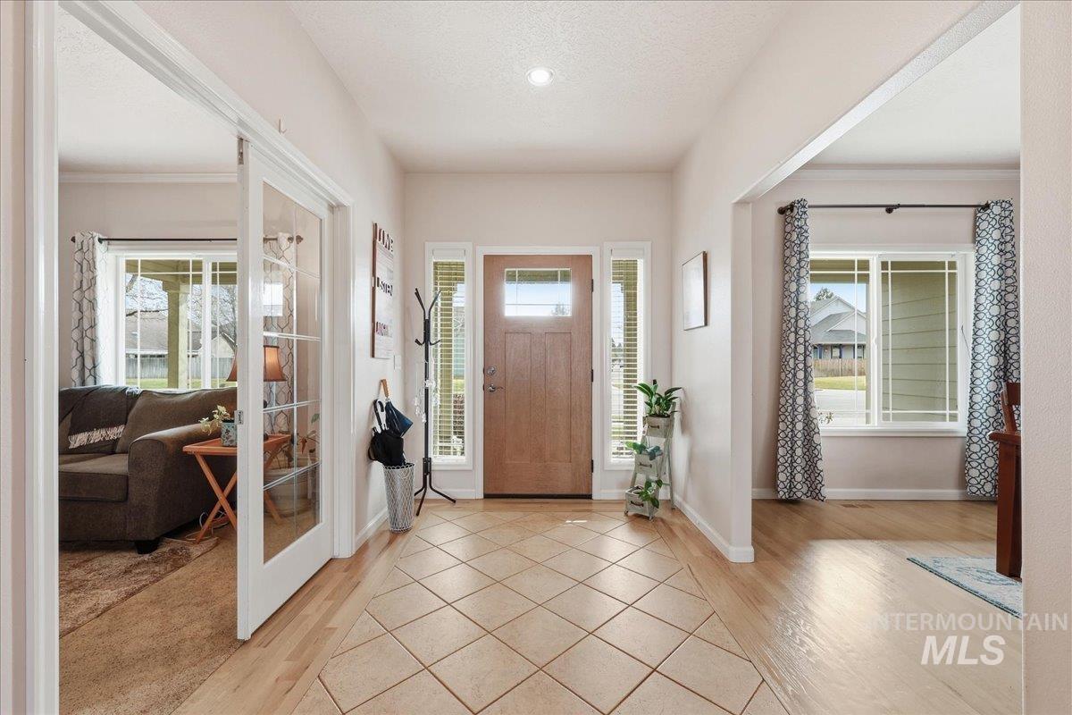 5095 N Blue Ash Ave, Boise, Idaho 83713, 5 Bedrooms, 4 Bathrooms, Residential For Sale, Price $675,000,MLS 98978311