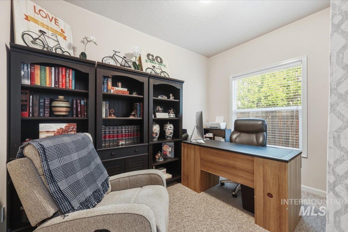 5095 N Blue Ash Ave, Boise, Idaho 83713, 5 Bedrooms, 4 Bathrooms, Residential For Sale, Price $675,000,MLS 98978311