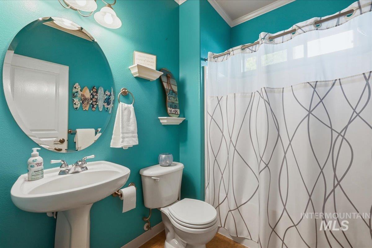 5095 N Blue Ash Ave, Boise, Idaho 83713, 5 Bedrooms, 4 Bathrooms, Residential For Sale, Price $675,000,MLS 98978311