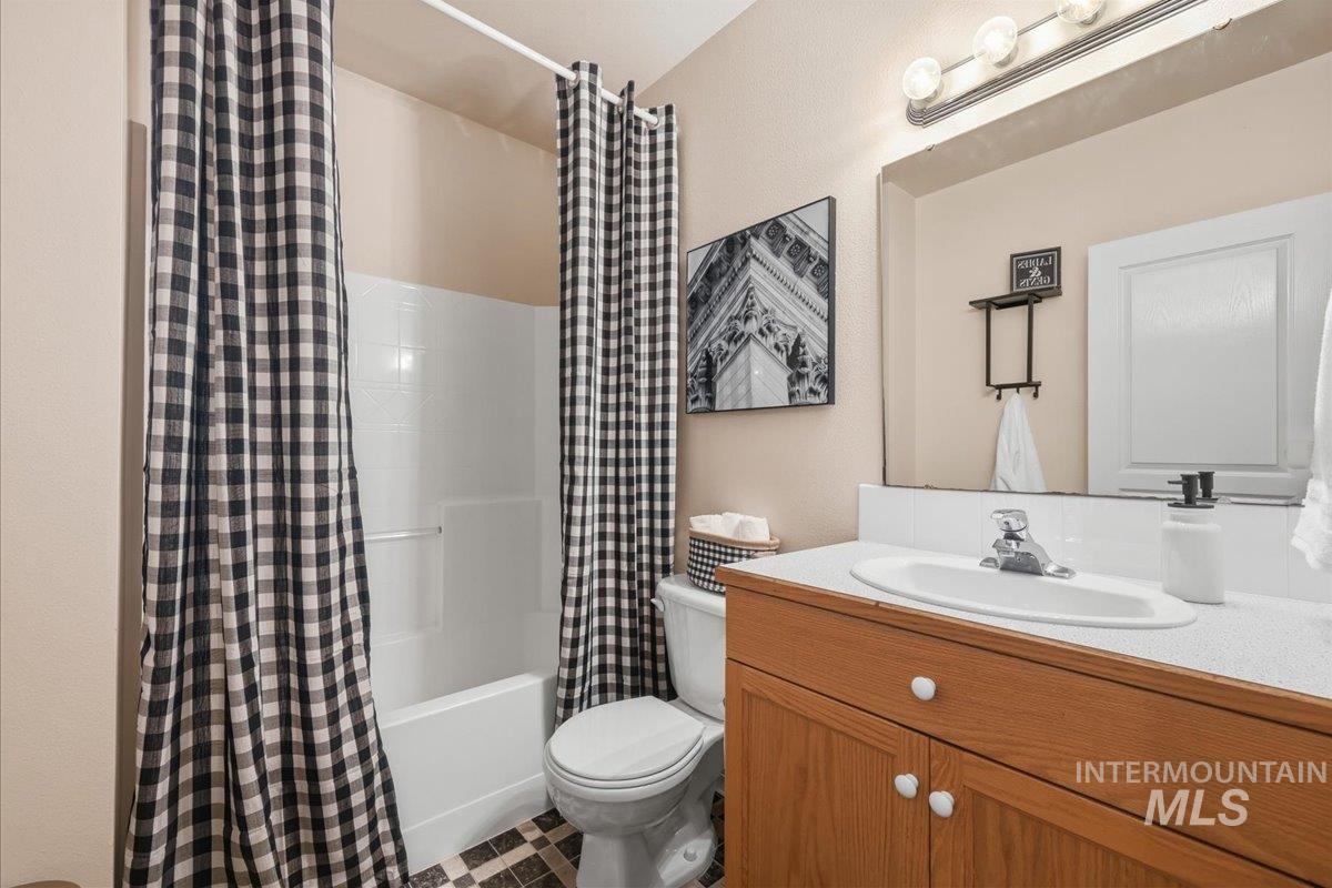 5095 N Blue Ash Ave, Boise, Idaho 83713, 5 Bedrooms, 4 Bathrooms, Residential For Sale, Price $675,000,MLS 98978311