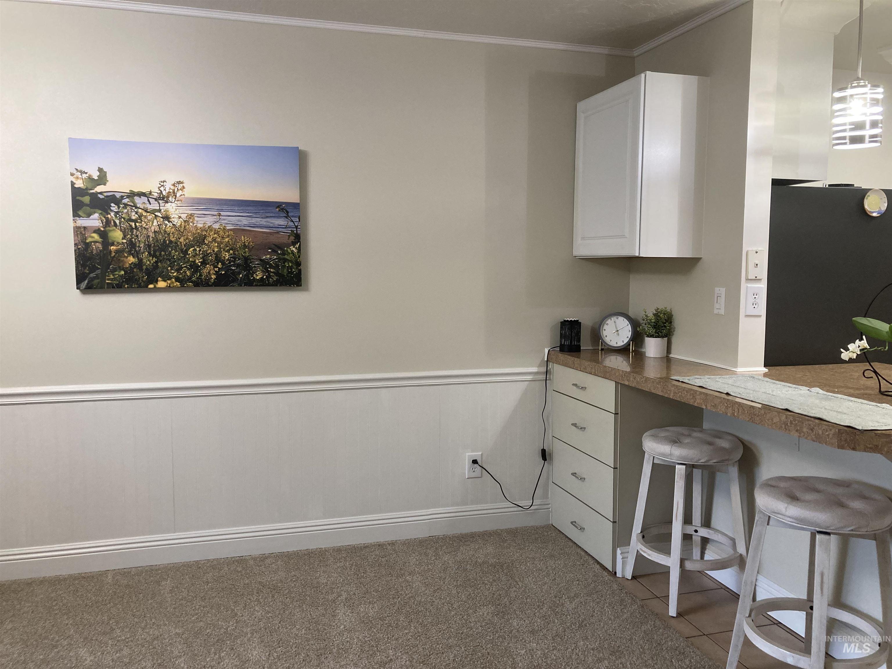 1095 N CAMELOT DR, Boise, Idaho 83704, 2 Bedrooms, 2 Bathrooms, Residential For Sale, Price $343,900,MLS 98978313