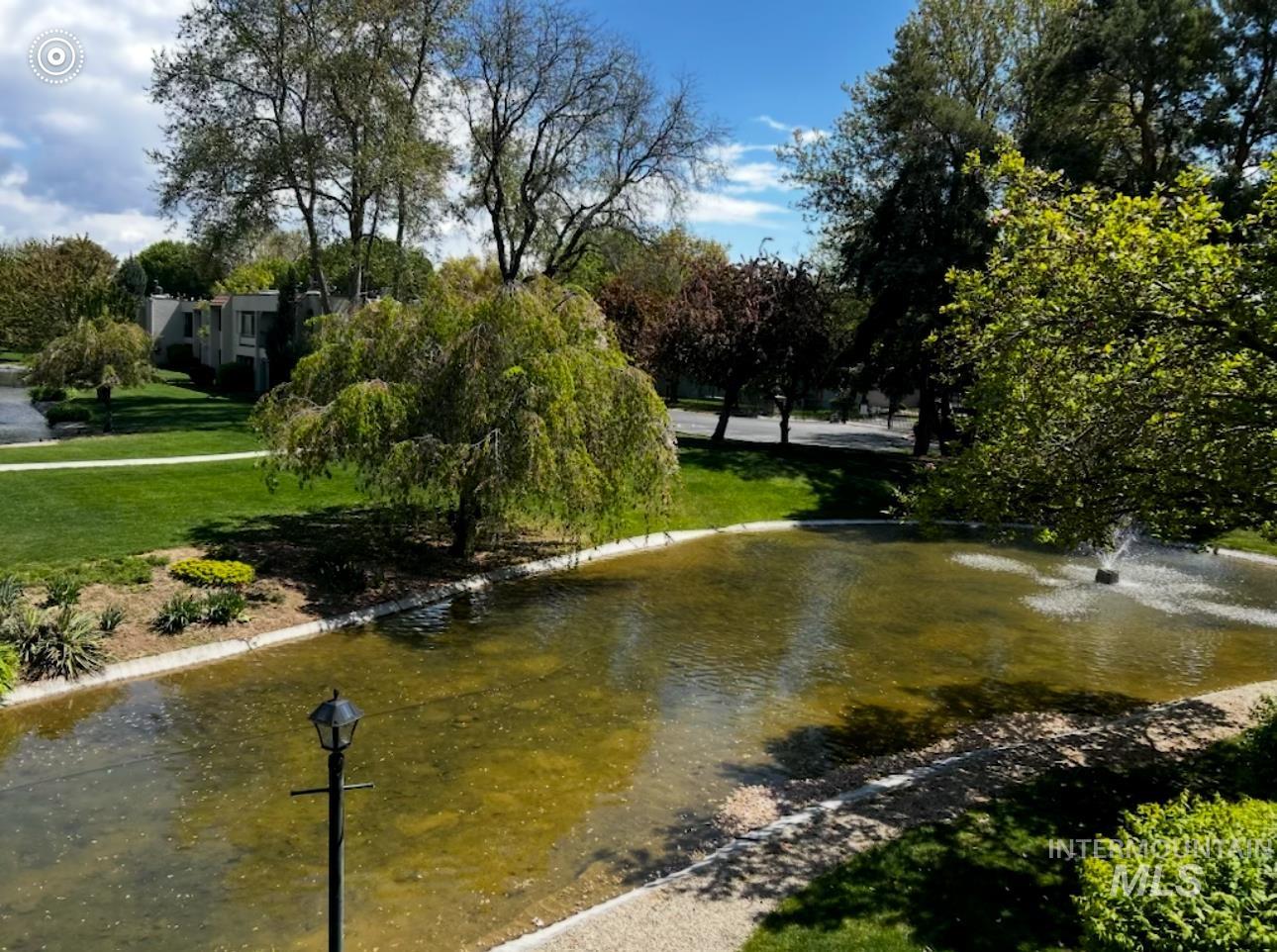 1095 N CAMELOT DR, Boise, Idaho 83704, 2 Bedrooms, 2 Bathrooms, Residential For Sale, Price $343,900,MLS 98978313