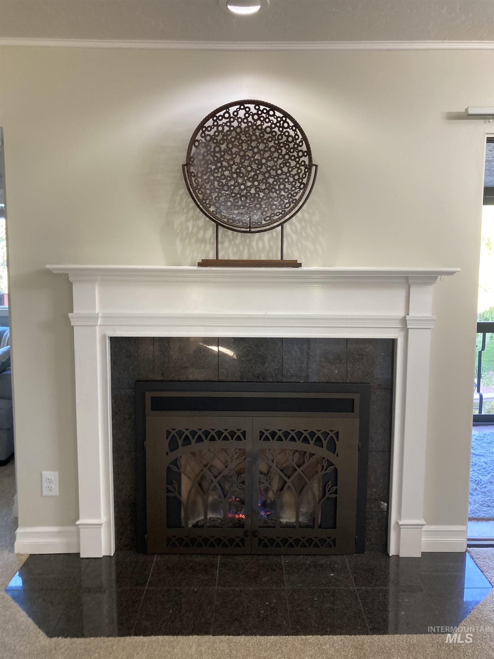 1095 N CAMELOT DR, Boise, Idaho 83704, 2 Bedrooms, 2 Bathrooms, Residential For Sale, Price $343,900,MLS 98978313