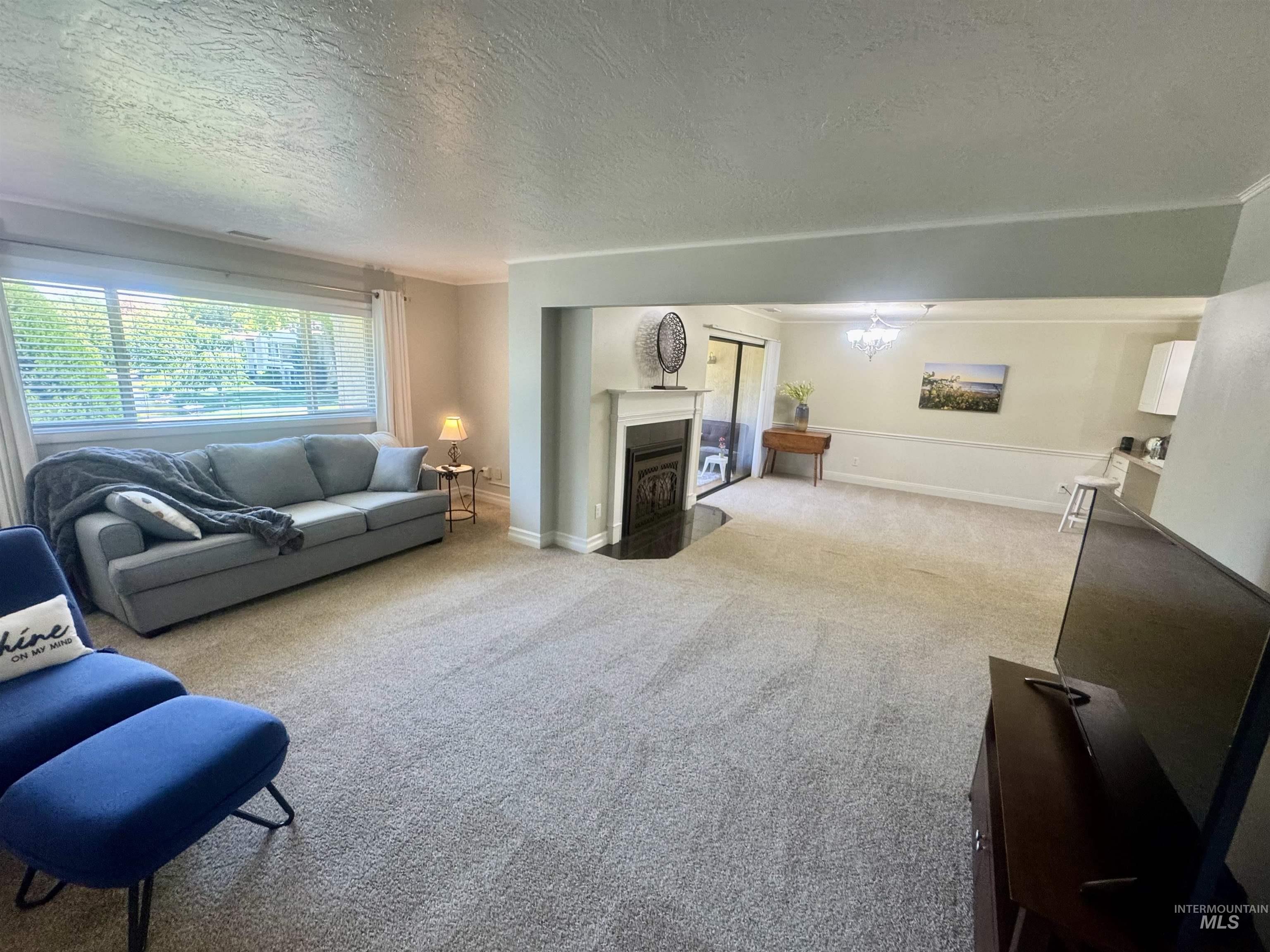 1095 N CAMELOT DR, Boise, Idaho 83704, 2 Bedrooms, 2 Bathrooms, Residential For Sale, Price $343,900,MLS 98978313