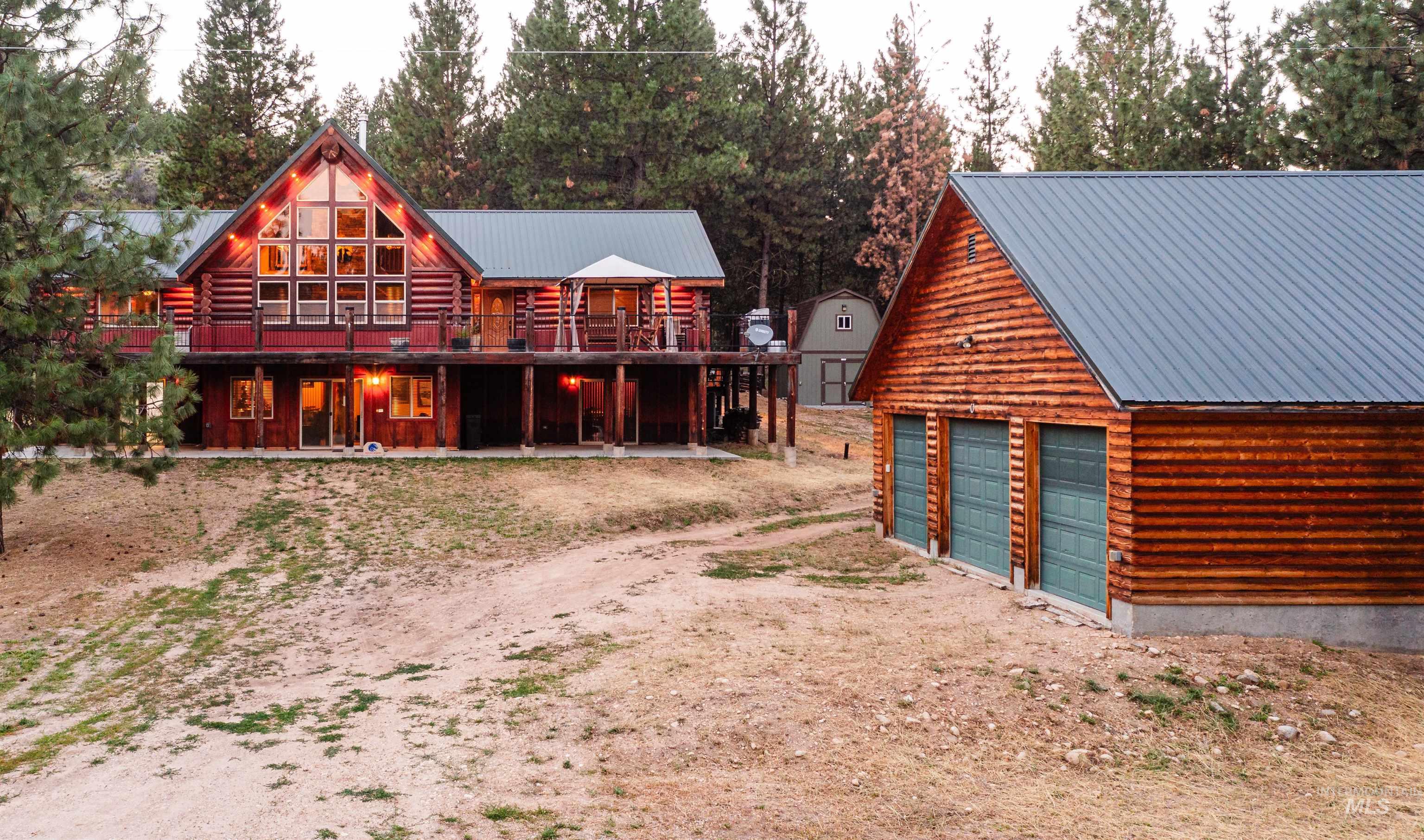 10 Tamarack Trl, Boise, Idaho 83716, 5 Bedrooms, 3 Bathrooms, Residential For Sale, Price $935,000,MLS 98978318