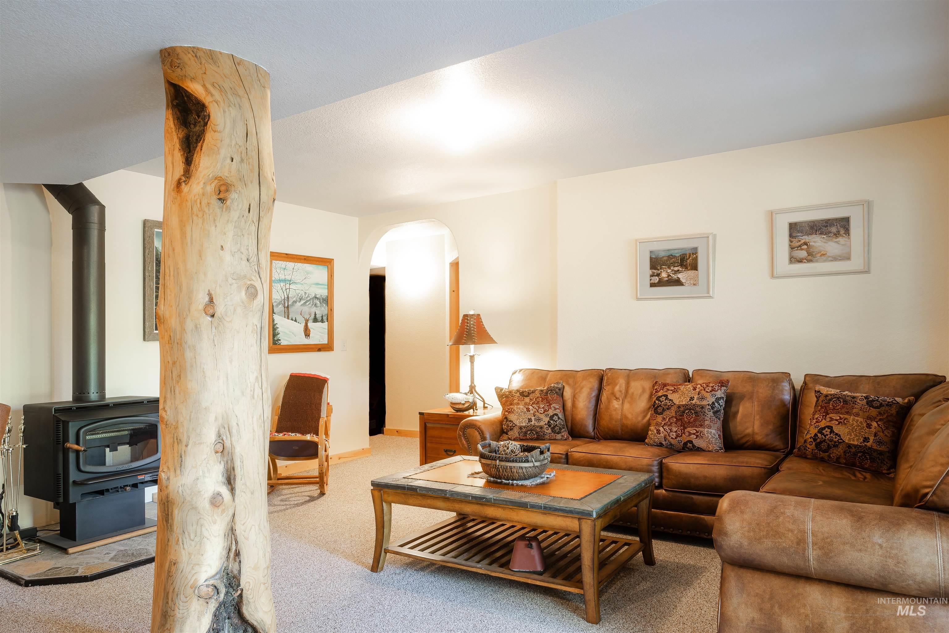 10 Tamarack Trl, Boise, Idaho 83716, 5 Bedrooms, 3 Bathrooms, Residential For Sale, Price $935,000,MLS 98978318