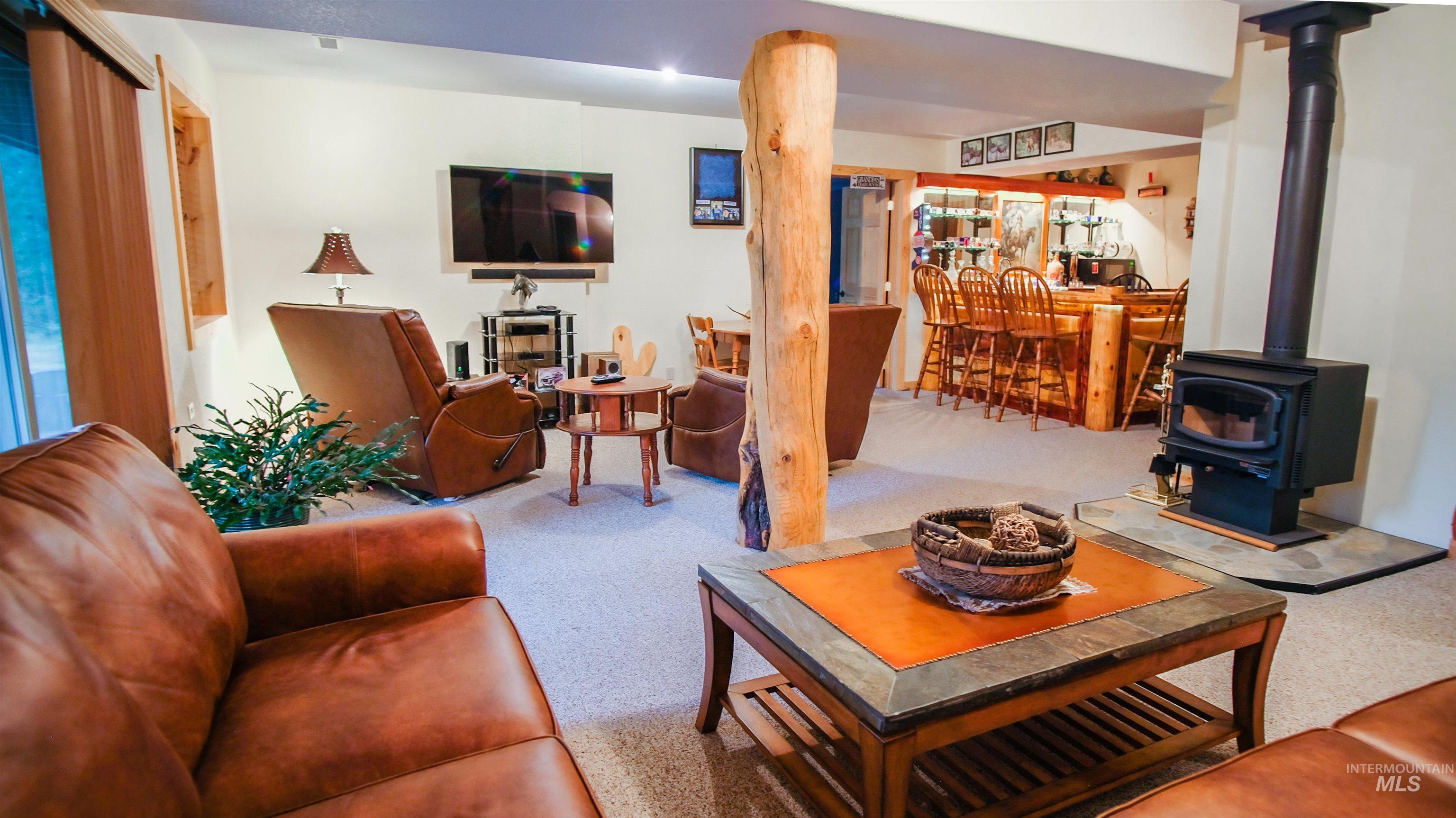 10 Tamarack Trl, Boise, Idaho 83716, 5 Bedrooms, 3 Bathrooms, Residential For Sale, Price $935,000,MLS 98978318