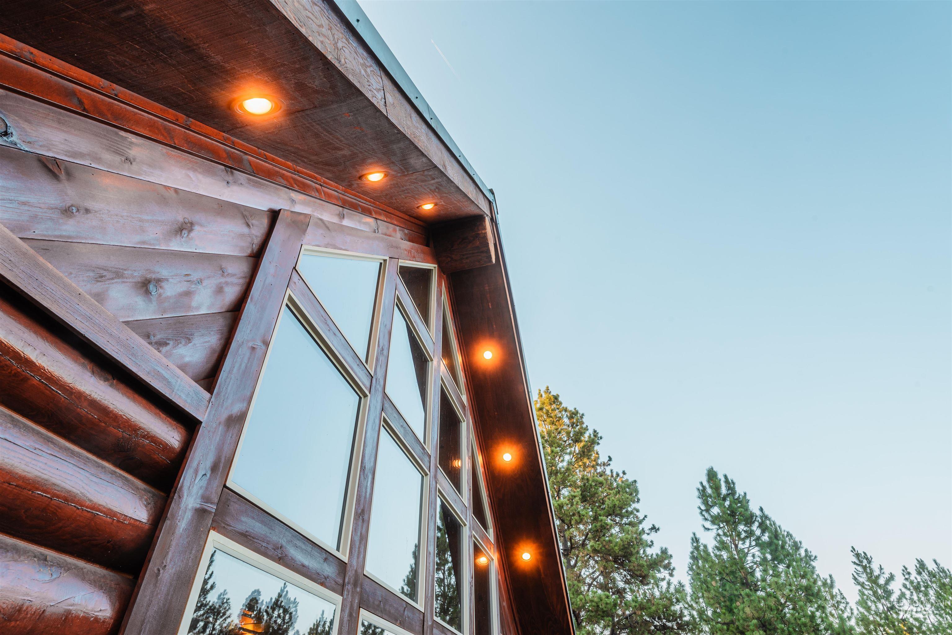 10 Tamarack Trl, Boise, Idaho 83716, 5 Bedrooms, 3 Bathrooms, Residential For Sale, Price $935,000,MLS 98978318