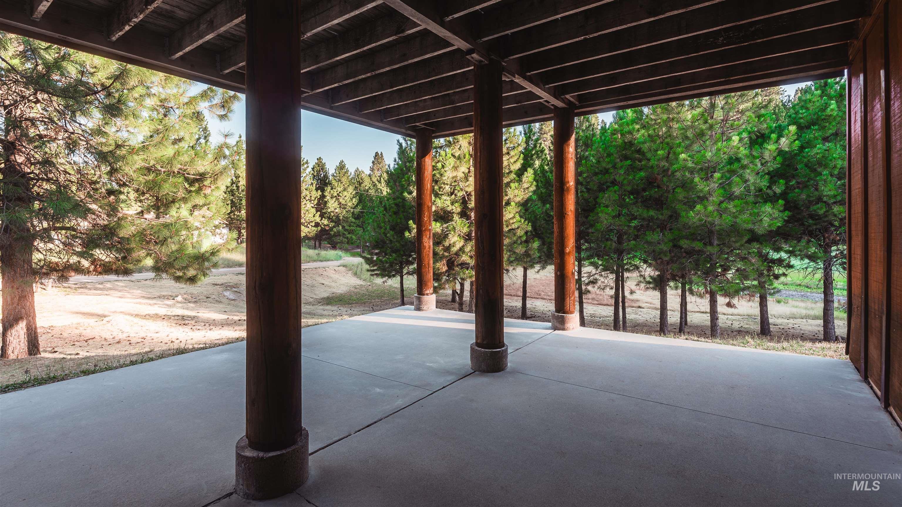 10 Tamarack Trl, Boise, Idaho 83716, 5 Bedrooms, 3 Bathrooms, Residential For Sale, Price $935,000,MLS 98978318