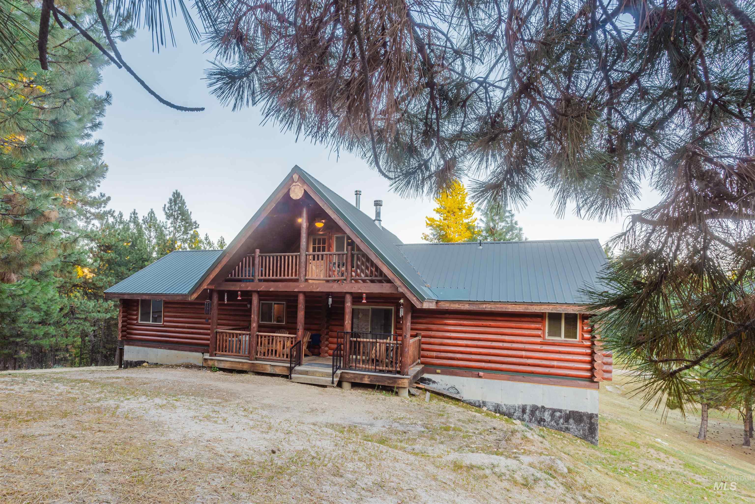 10 Tamarack Trl, Boise, Idaho 83716, 5 Bedrooms, 3 Bathrooms, Residential For Sale, Price $935,000,MLS 98978318