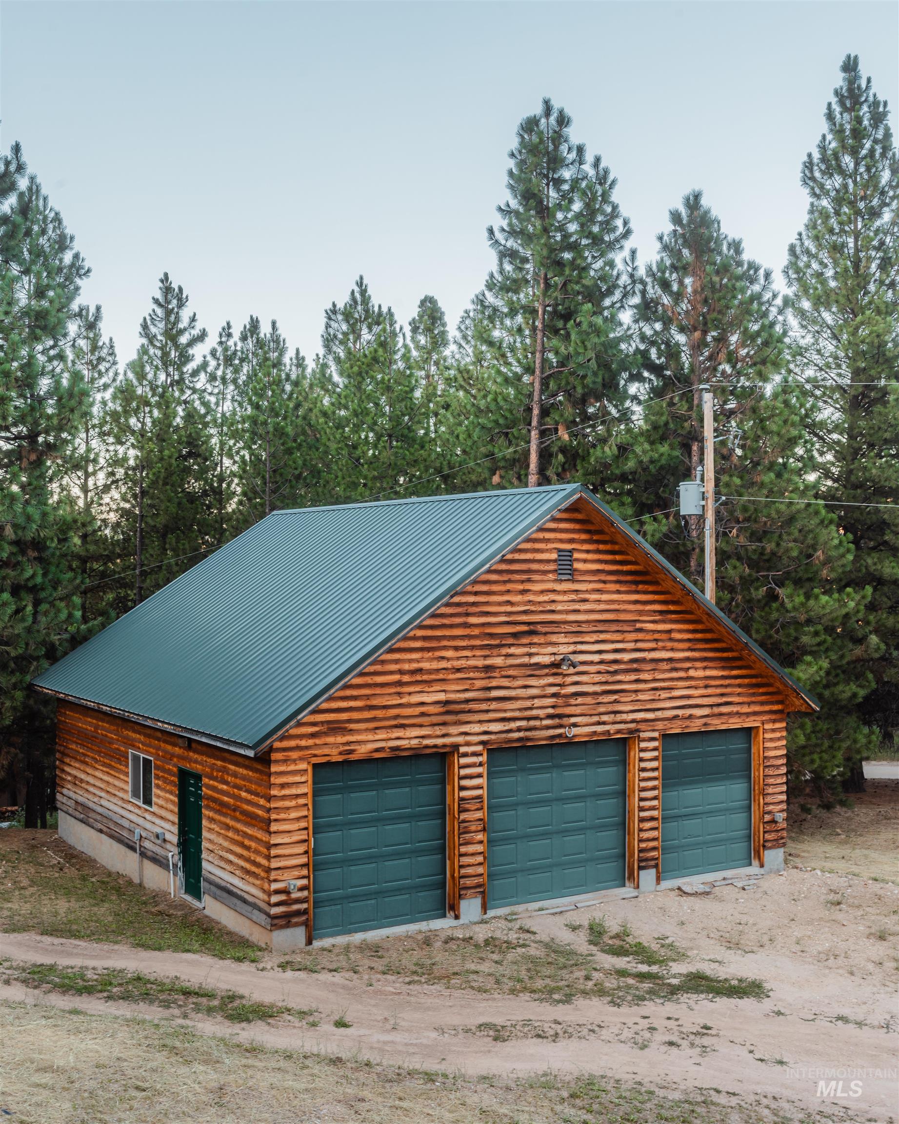 10 Tamarack Trl, Boise, Idaho 83716, 5 Bedrooms, 3 Bathrooms, Residential For Sale, Price $935,000,MLS 98978318