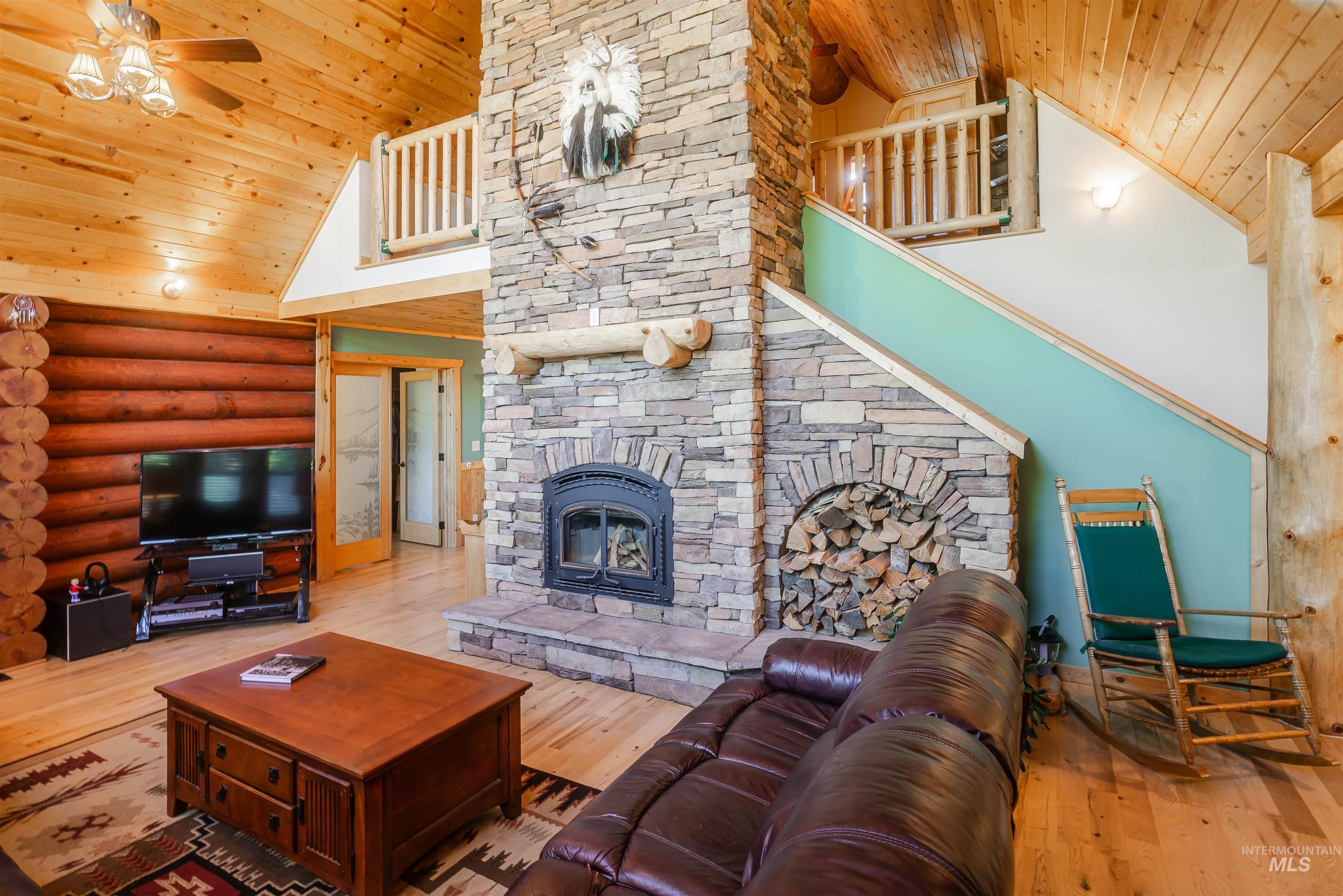 10 Tamarack Trl, Boise, Idaho 83716, 5 Bedrooms, 3 Bathrooms, Residential For Sale, Price $935,000,MLS 98978318