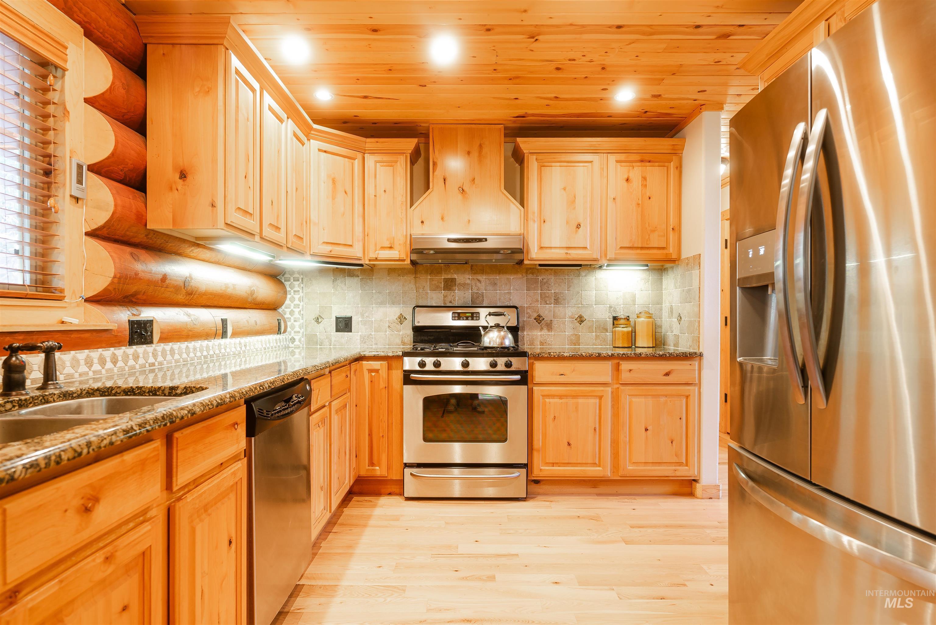 10 Tamarack Trl, Boise, Idaho 83716, 5 Bedrooms, 3 Bathrooms, Residential For Sale, Price $935,000,MLS 98978318