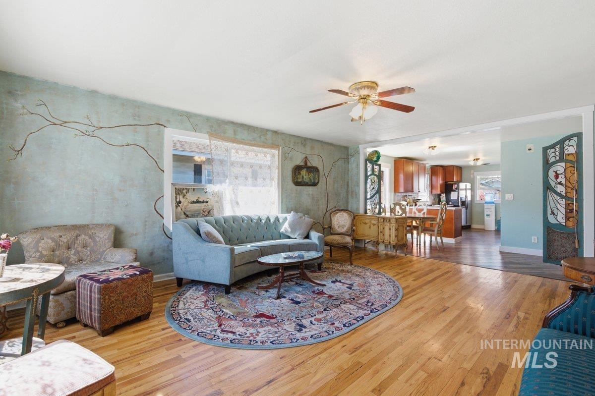 215 17th Ave S, Nampa, Idaho 83651, 5 Bedrooms, 3 Bathrooms, Residential For Sale, Price $499,900,MLS 98978330