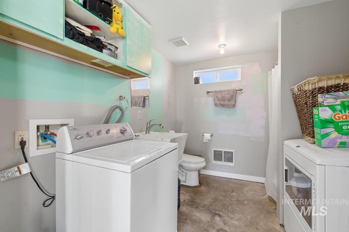 215 17th Ave S, Nampa, Idaho 83651, 5 Bedrooms, 3 Bathrooms, Residential For Sale, Price $499,900,MLS 98978330